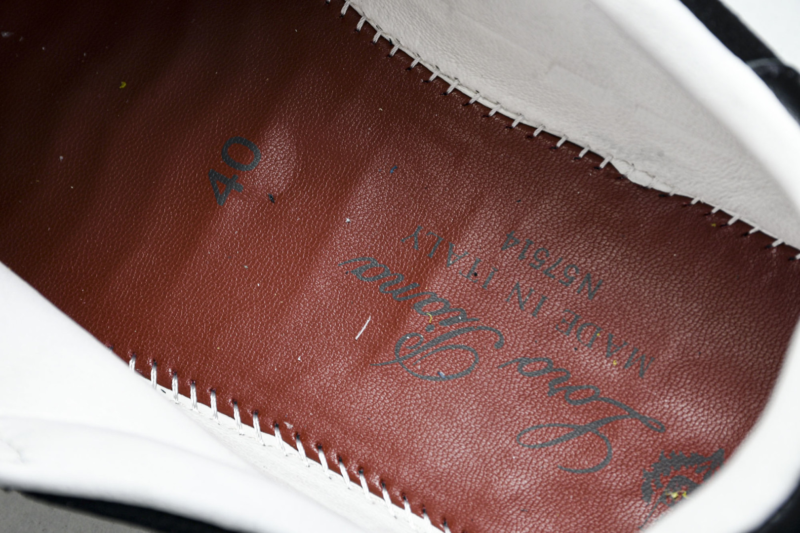 诺悠*翩雅 尺码39-45

纯原版出品-Loro Piana男士 Tennis Walk 绒面革低帮运