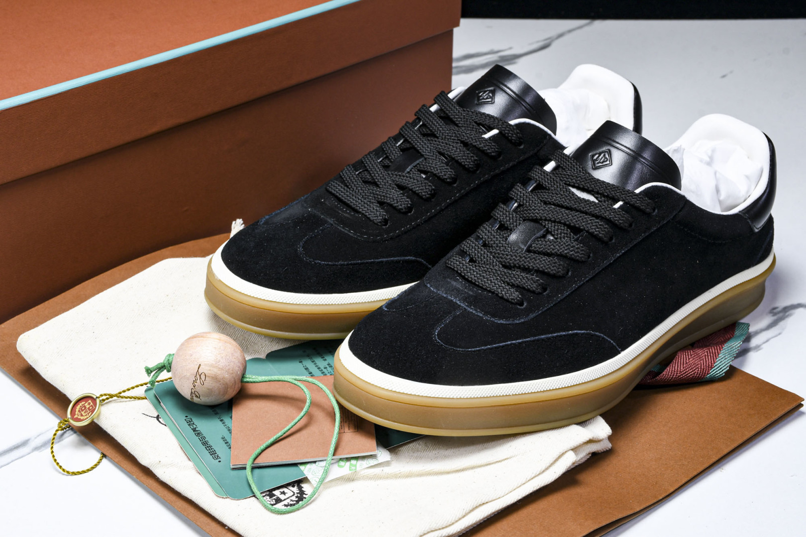 诺悠*翩雅 尺码39-45

纯原版出品-Loro Piana男士 Tennis Walk 绒面革低帮运