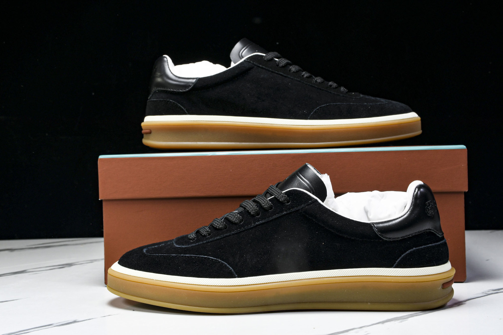 诺悠*翩雅 尺码39-45

纯原版出品-Loro Piana男士 Tennis Walk 绒面革低帮运