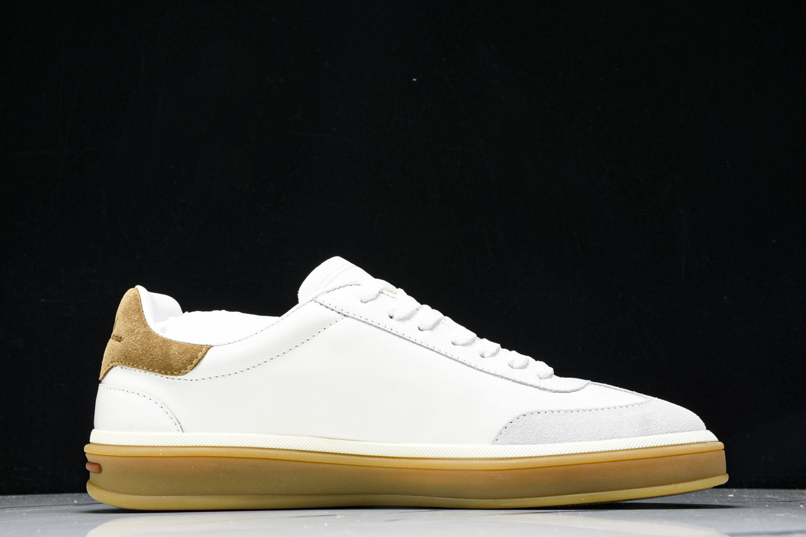 诺悠*翩雅 尺码39-45

纯原版出品-Loro Piana男士 Tennis Walk 绒面革低帮运