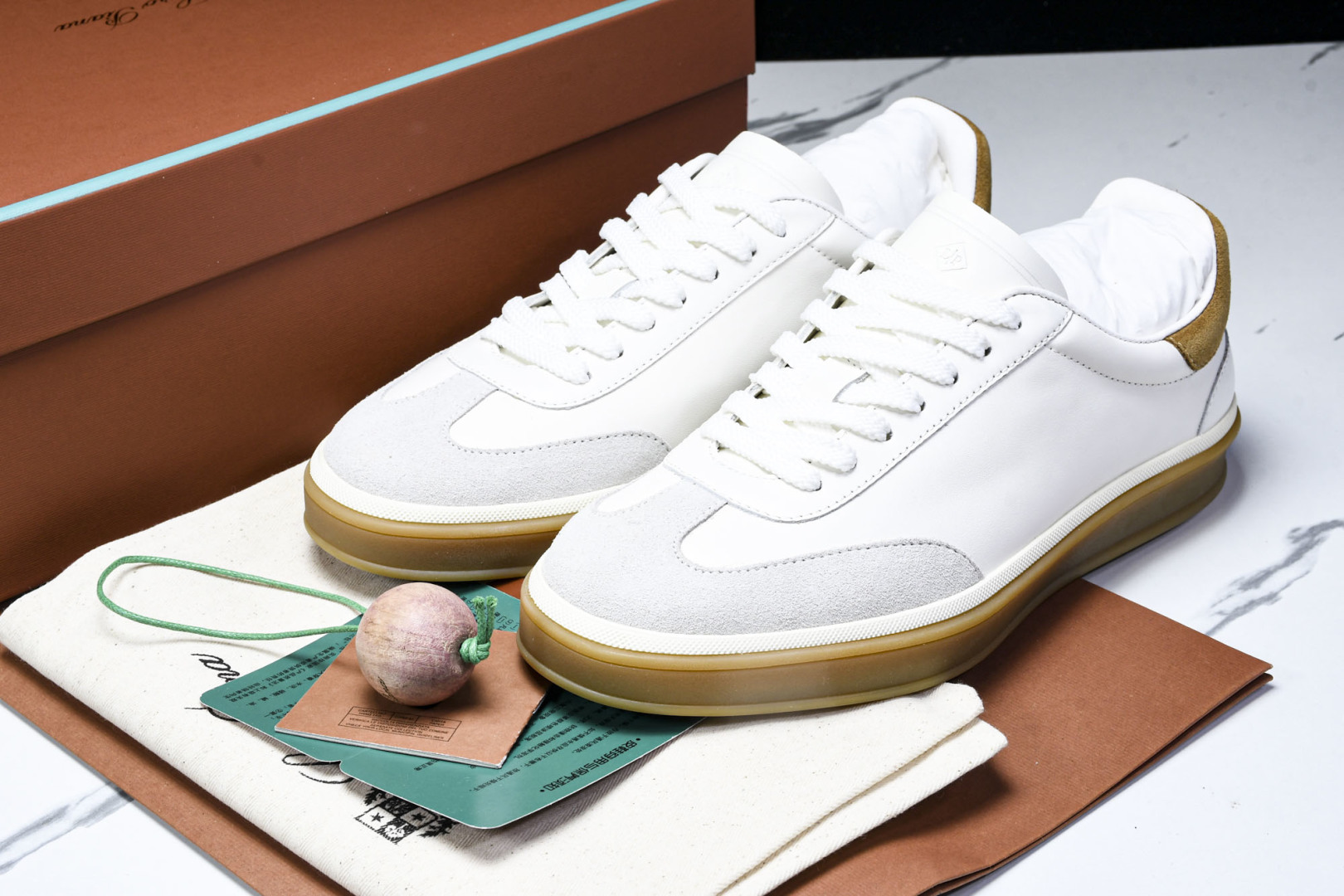 诺悠*翩雅 尺码39-45

纯原版出品-Loro Piana男士 Tennis Walk 绒面革低帮运