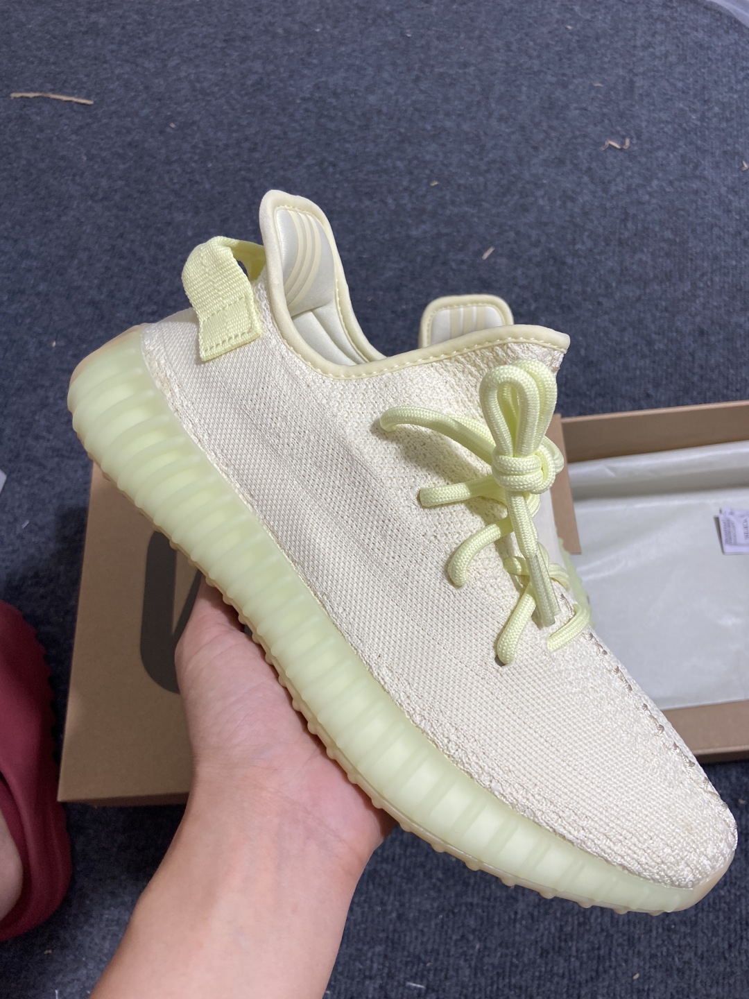 Yeezy黄油 尺码36-48

纯原版出品-Yeezy Boost 350 V2  Butter 黄油