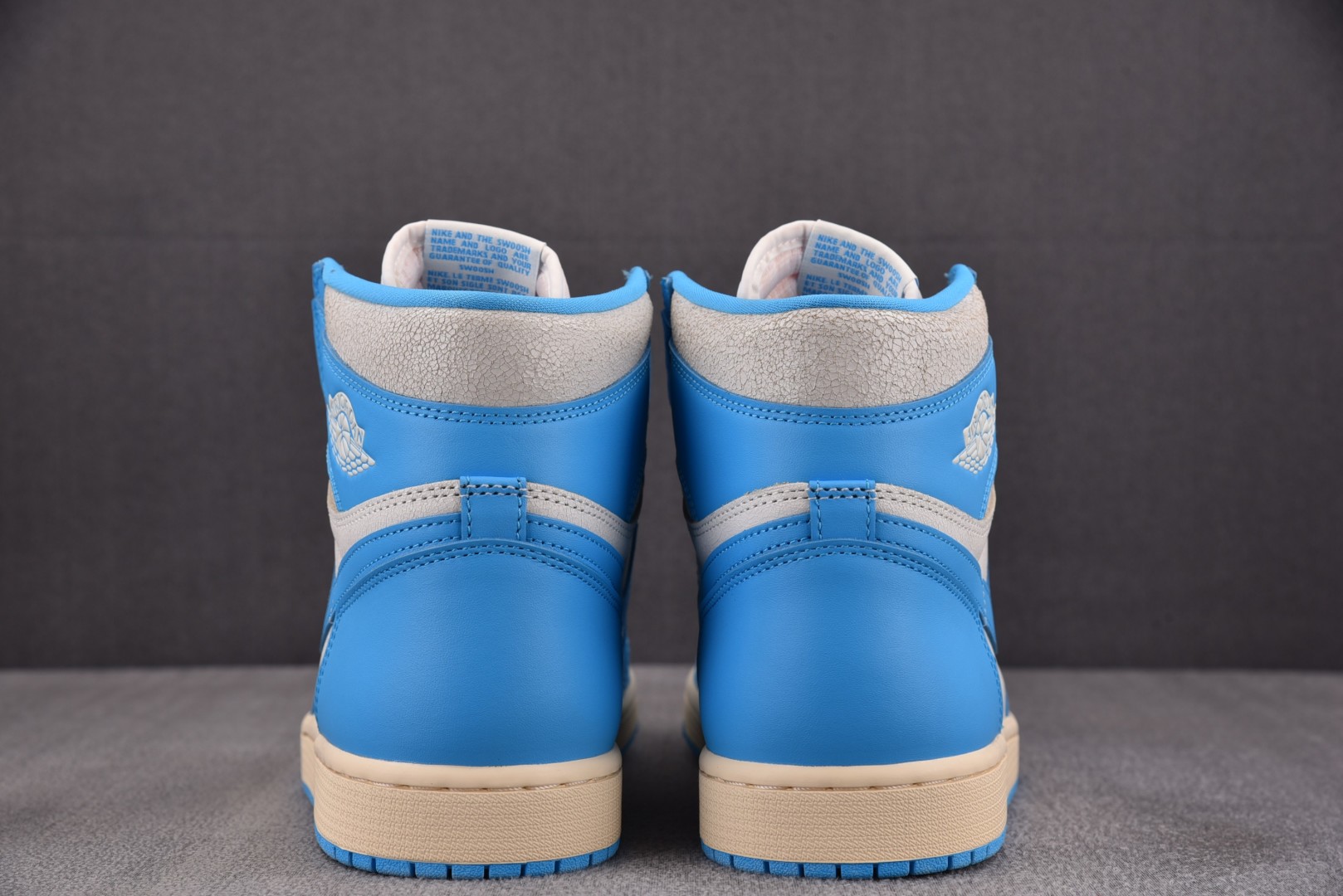 AJ1高帮 尺码40-47.5

纯原版出品-Air Jordan 1 Retro High OG UN