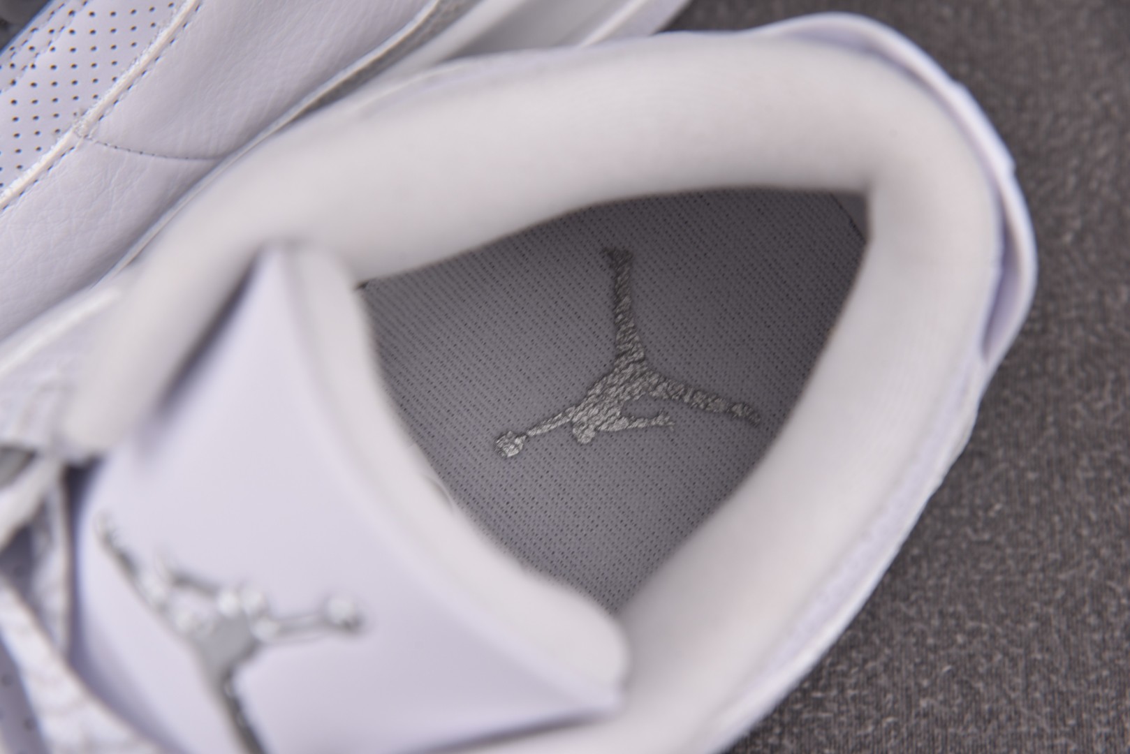 AJ3 尺码40-47.5

纯原版出品-Air Jordan 3 Retro Pure Money (