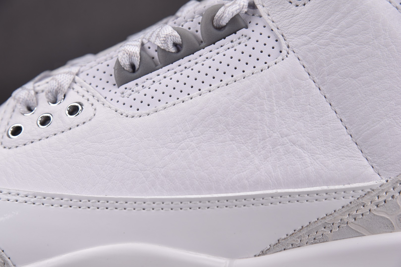 AJ3 尺码40-47.5

纯原版出品-Air Jordan 3 Retro Pure Money (
