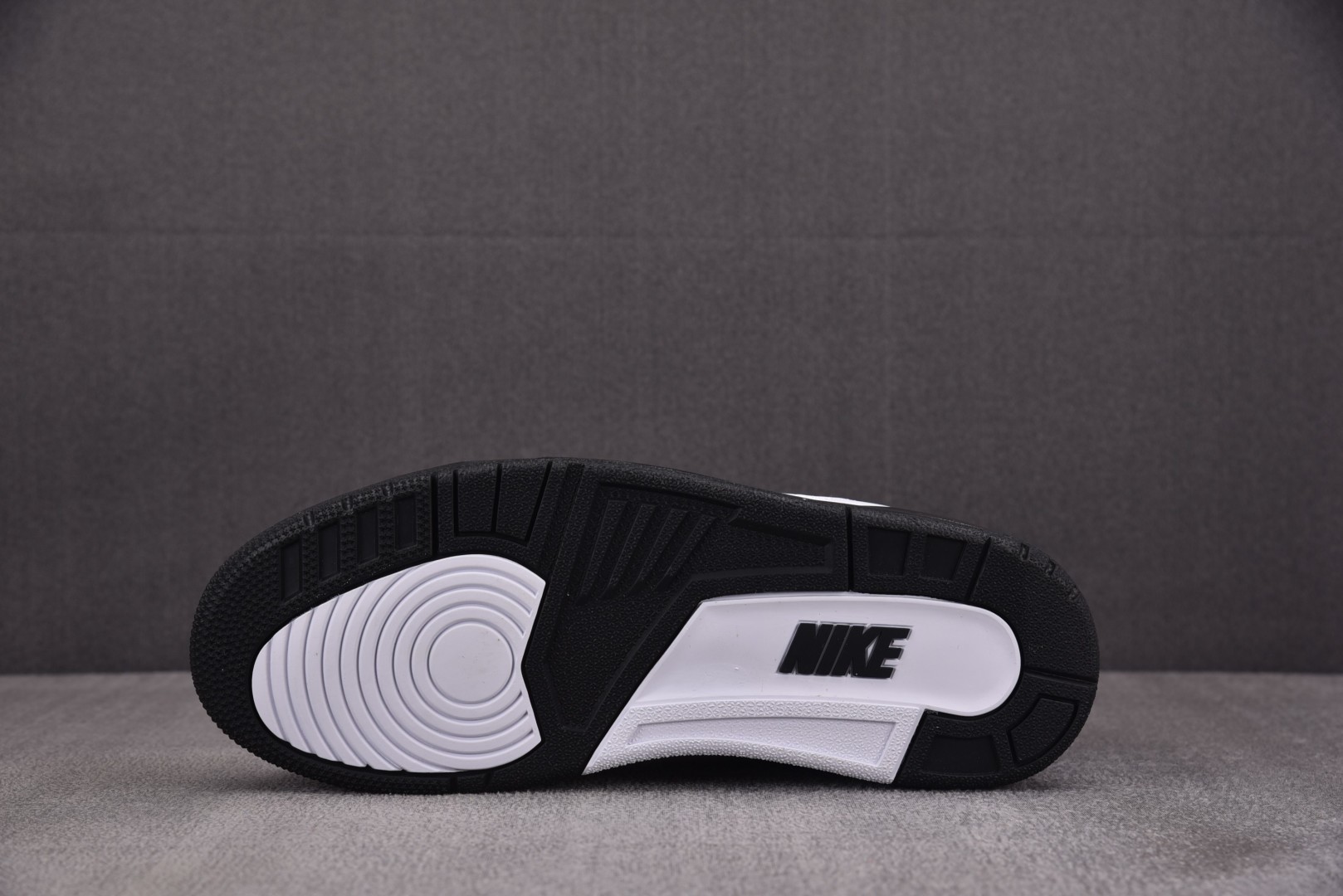 AJ3 尺码40-48.5

纯原版出品-Fragment Design x Air Jordan 3 