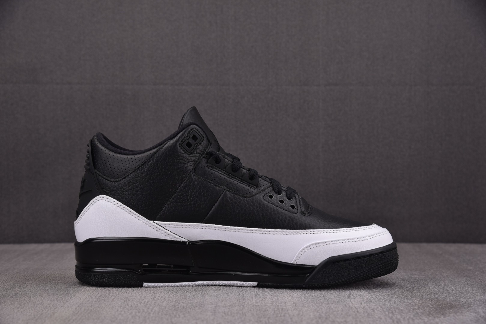 AJ3 尺码40-48.5

纯原版出品-Fragment Design x Air Jordan 3 