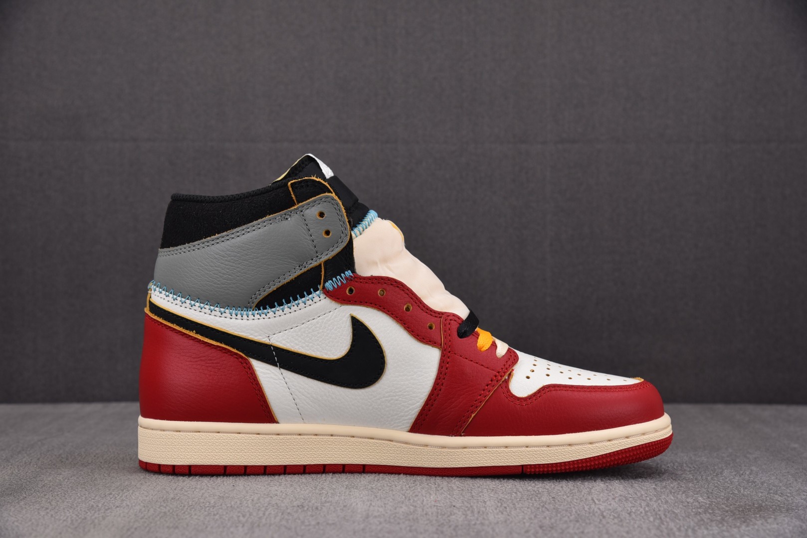 AJ1高帮 尺码40-48.5

纯原版出品-Union LA x Air Jordan Air 1 R