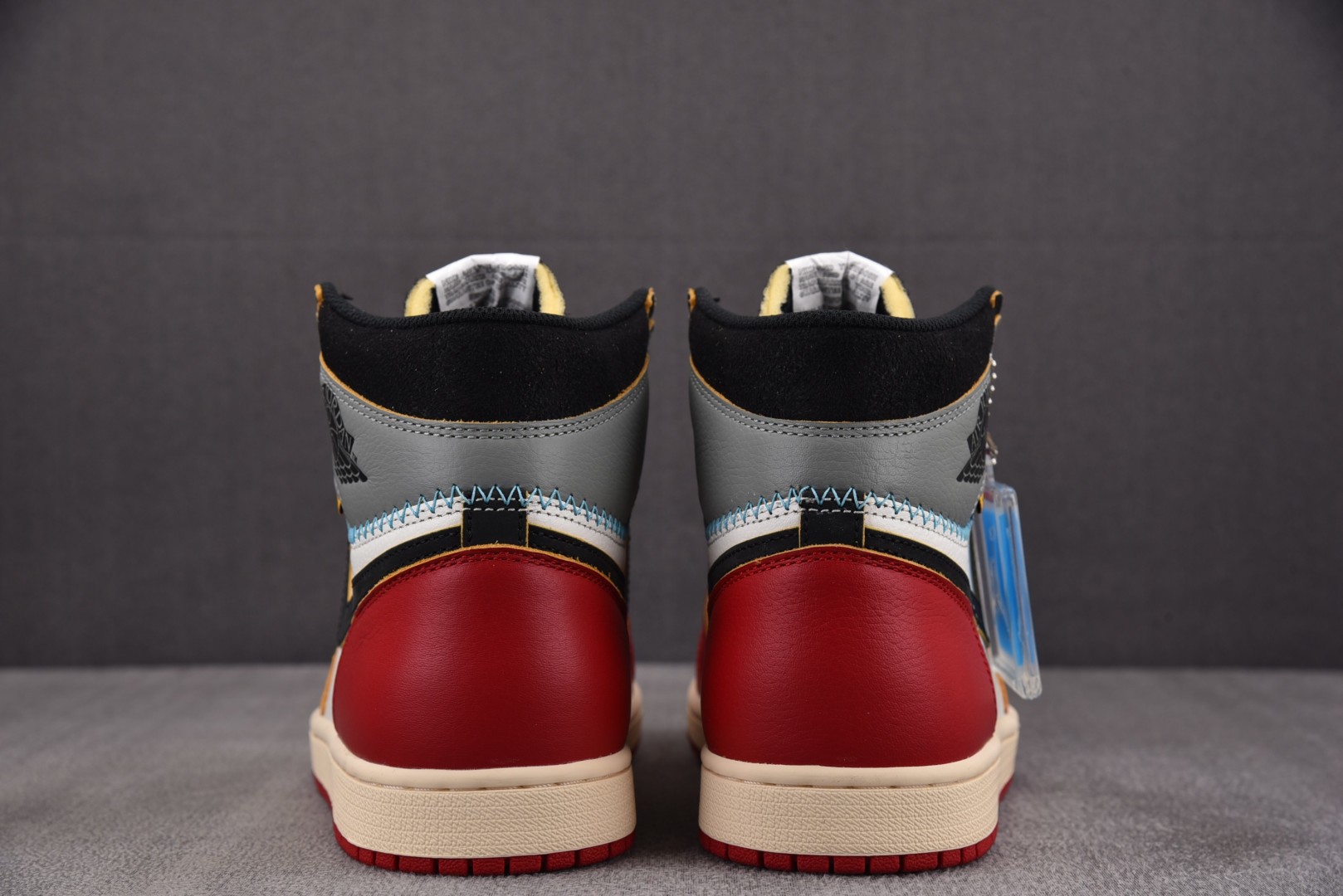 AJ1高帮 尺码40-48.5

纯原版出品-Union LA x Air Jordan Air 1 R