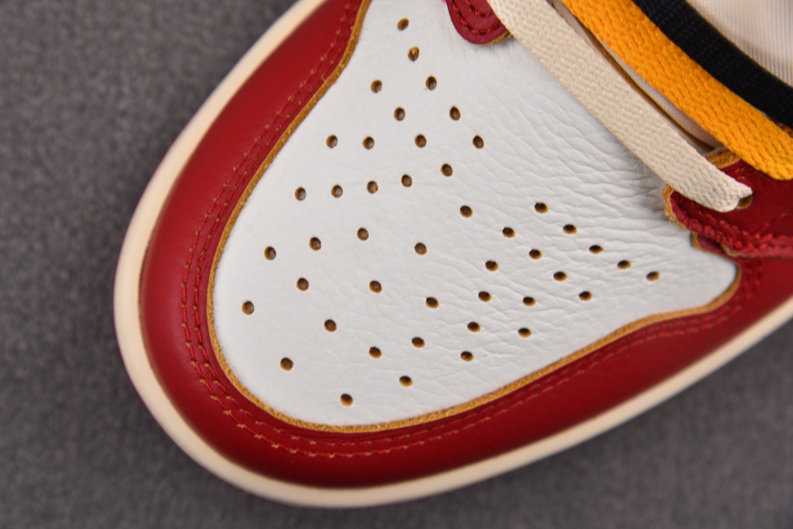 AJ1高帮 尺码40-48.5

纯原版出品-Union LA x Air Jordan Air 1 R