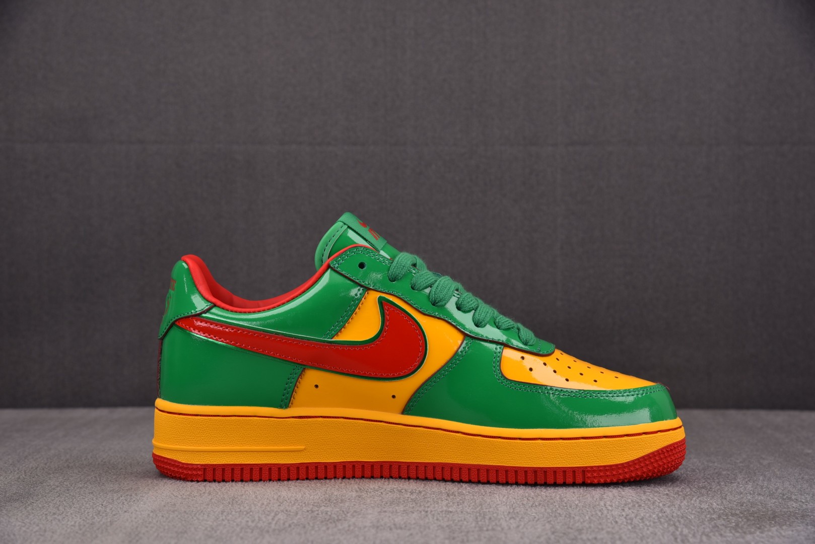 AF1空军 尺码40-47.5

纯原版出品-NK Air Force 1 Low Lil Yachty