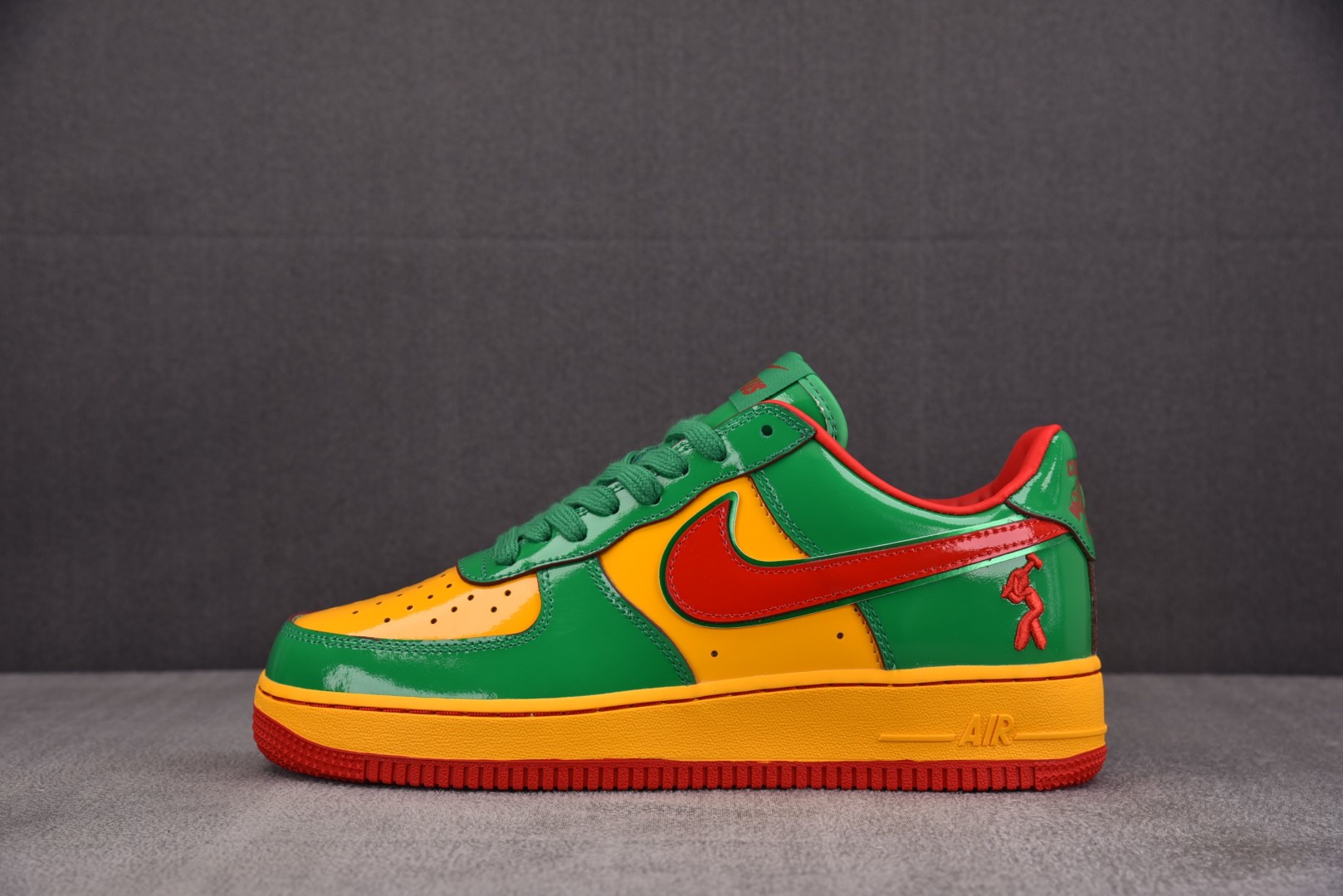 AF1空军 尺码40-47.5

纯原版出品-NK Air Force 1 Low Lil Yachty