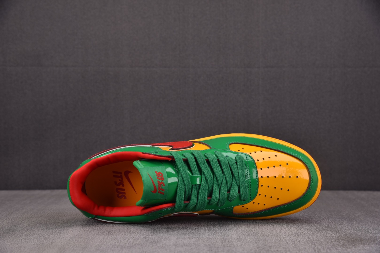 AF1空军 尺码40-47.5

纯原版出品-NK Air Force 1 Low Lil Yachty