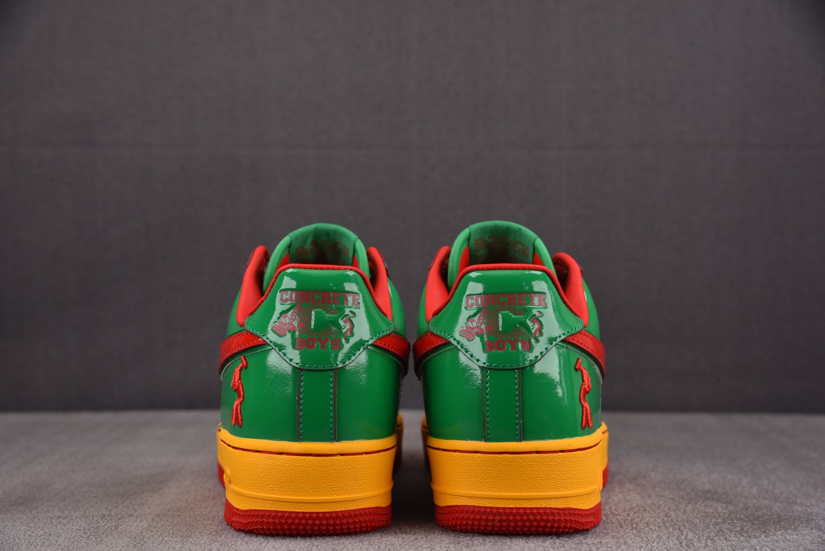 AF1空军 尺码40-47.5

纯原版出品-NK Air Force 1 Low Lil Yachty