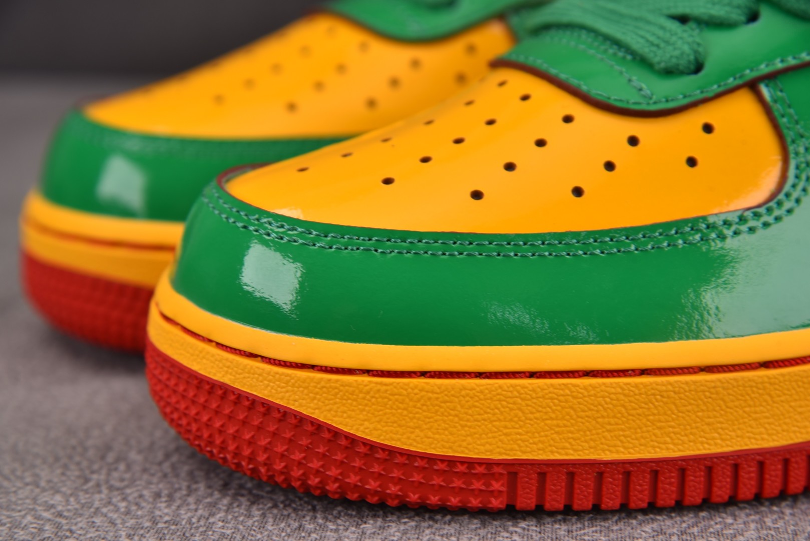 AF1空军 尺码40-47.5

纯原版出品-NK Air Force 1 Low Lil Yachty