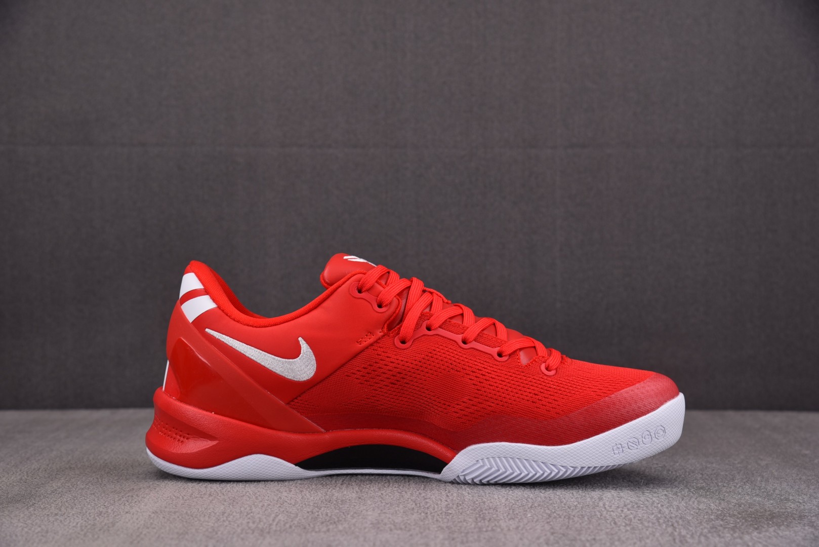 Kobe科比 尺码40-48.5

纯原版出品-NK Kobe 8 Protro University 