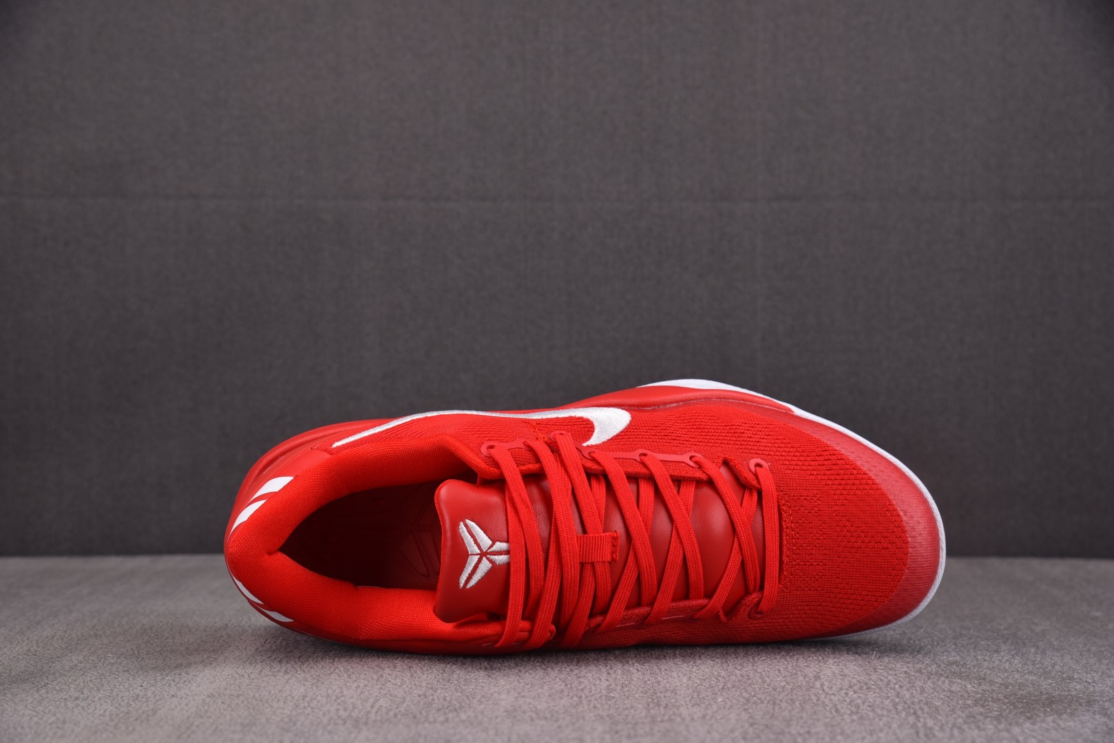 Kobe科比 尺码40-48.5

纯原版出品-NK Kobe 8 Protro University 