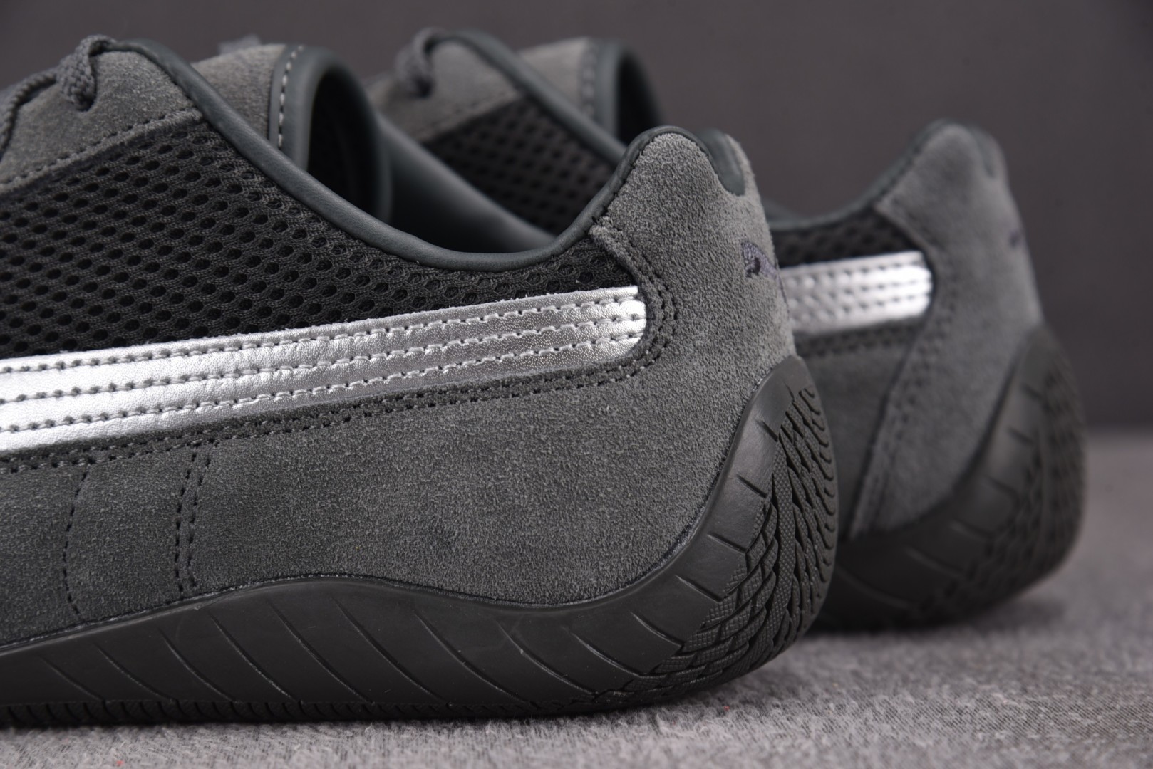 彪马 尺码36-45

纯原版出品-Puma SPeedcat Premium Shadow Grey 