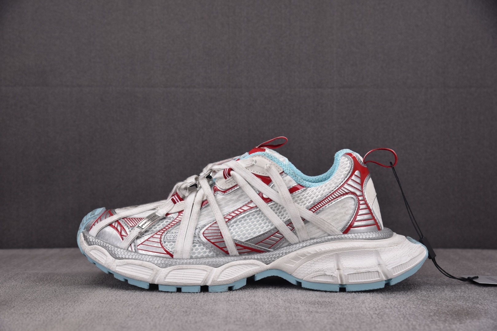 巴黎 尺码36-45

纯原版出品-Balenciaga 3XL Extreme Laces B 绑带金