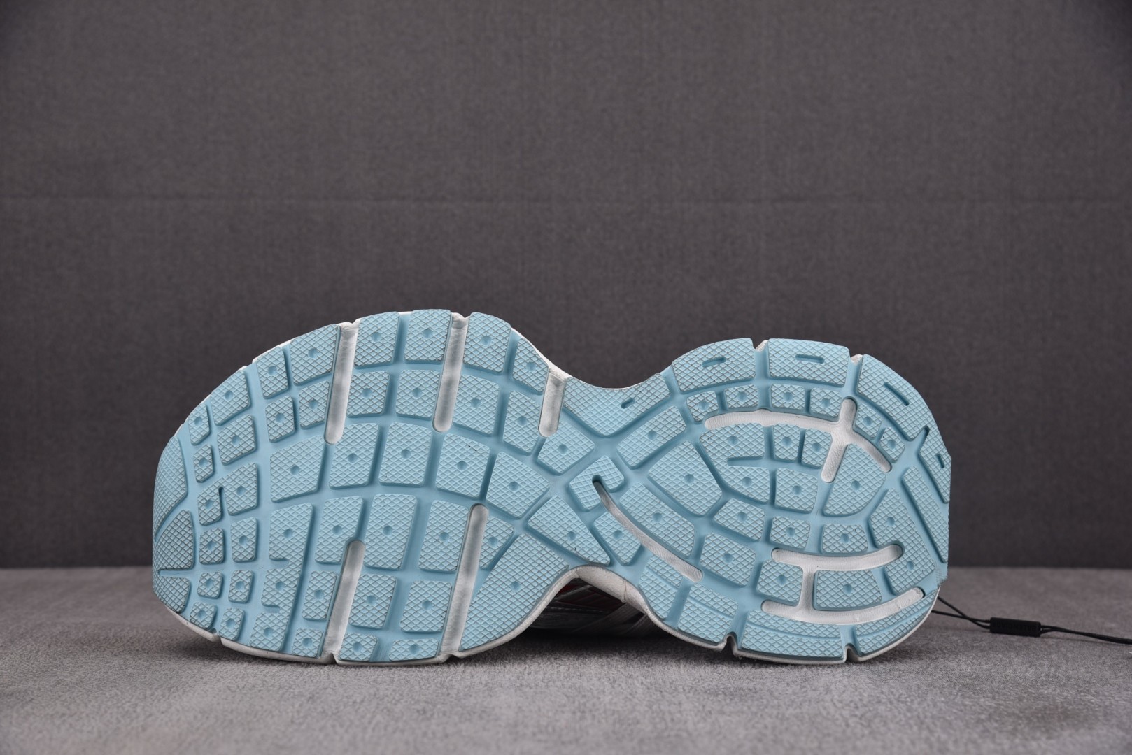 巴黎 尺码36-45

纯原版出品-Balenciaga 3XL Extreme Laces B 绑带金