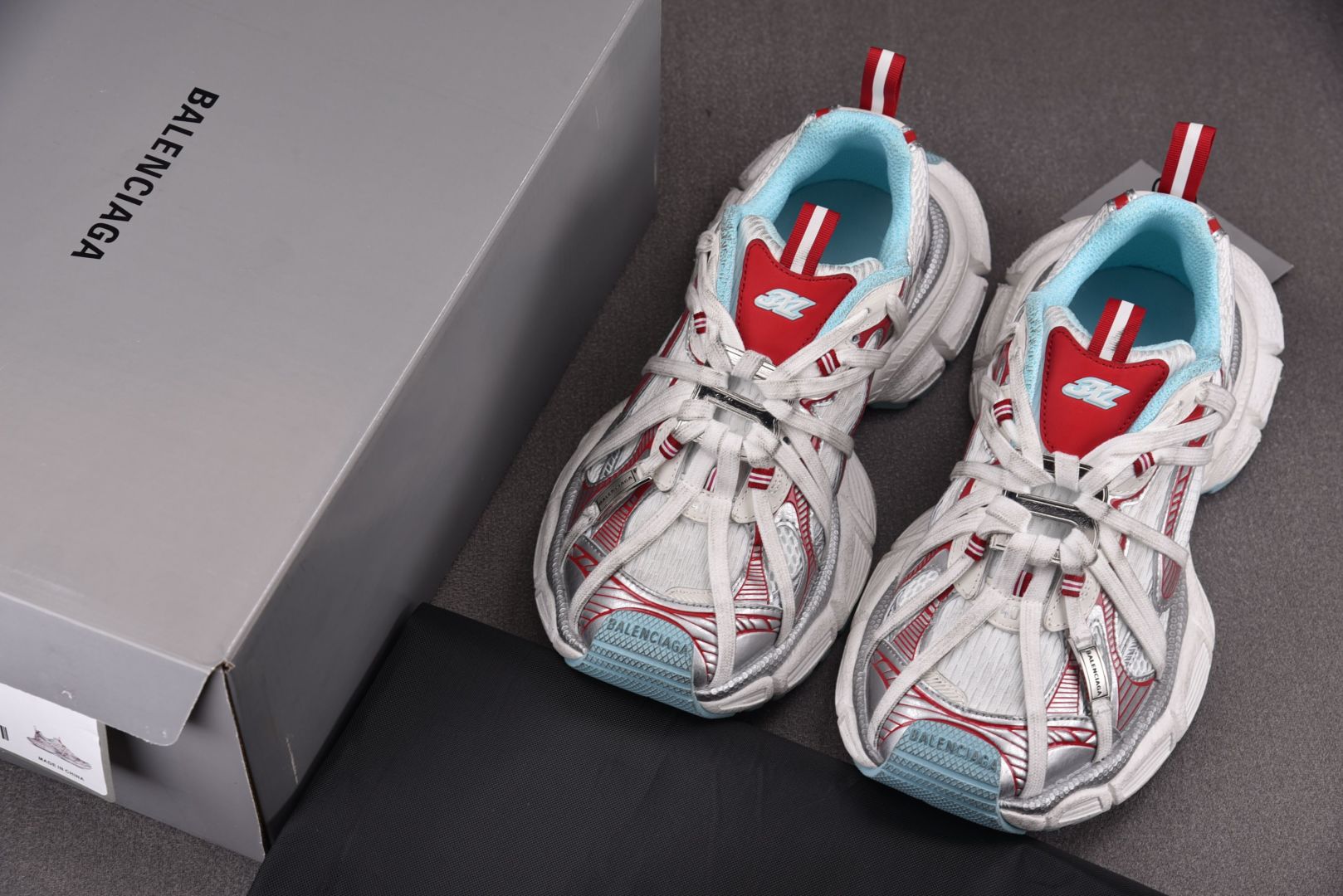 巴黎 尺码36-45

纯原版出品-Balenciaga 3XL Extreme Laces B 绑带金
