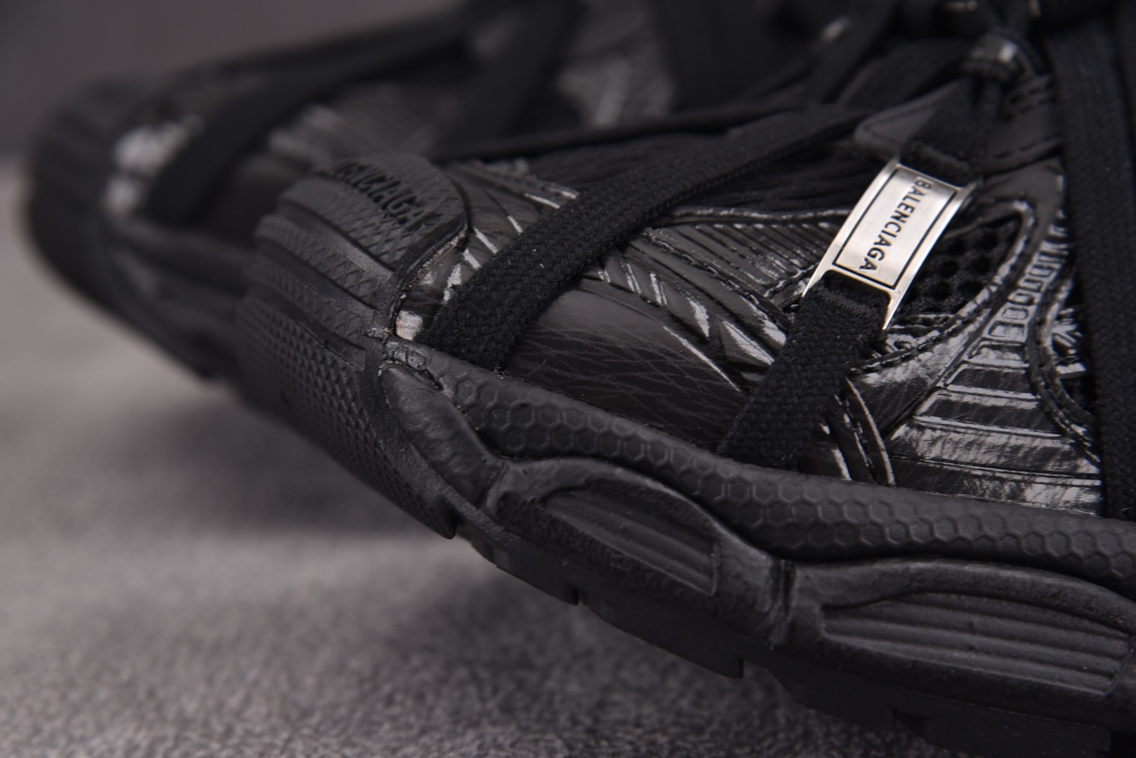 巴黎 尺码36-45

纯原版出品-Balenciaga 3XL Extreme Laces B 绑带金