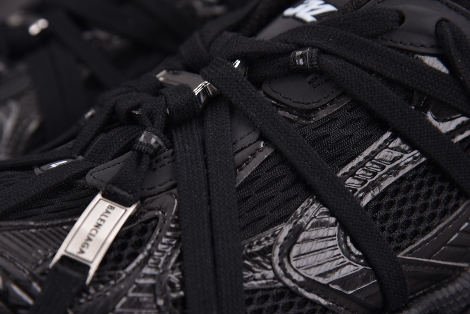 巴黎 尺码36-45

纯原版出品-Balenciaga 3XL Extreme Laces B 绑带金