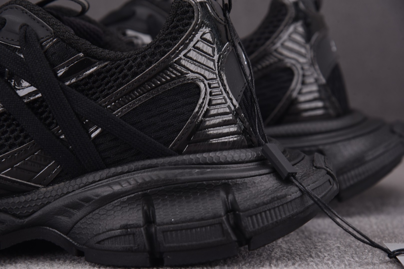 巴黎 尺码36-45

纯原版出品-Balenciaga 3XL Extreme Laces B 绑带金