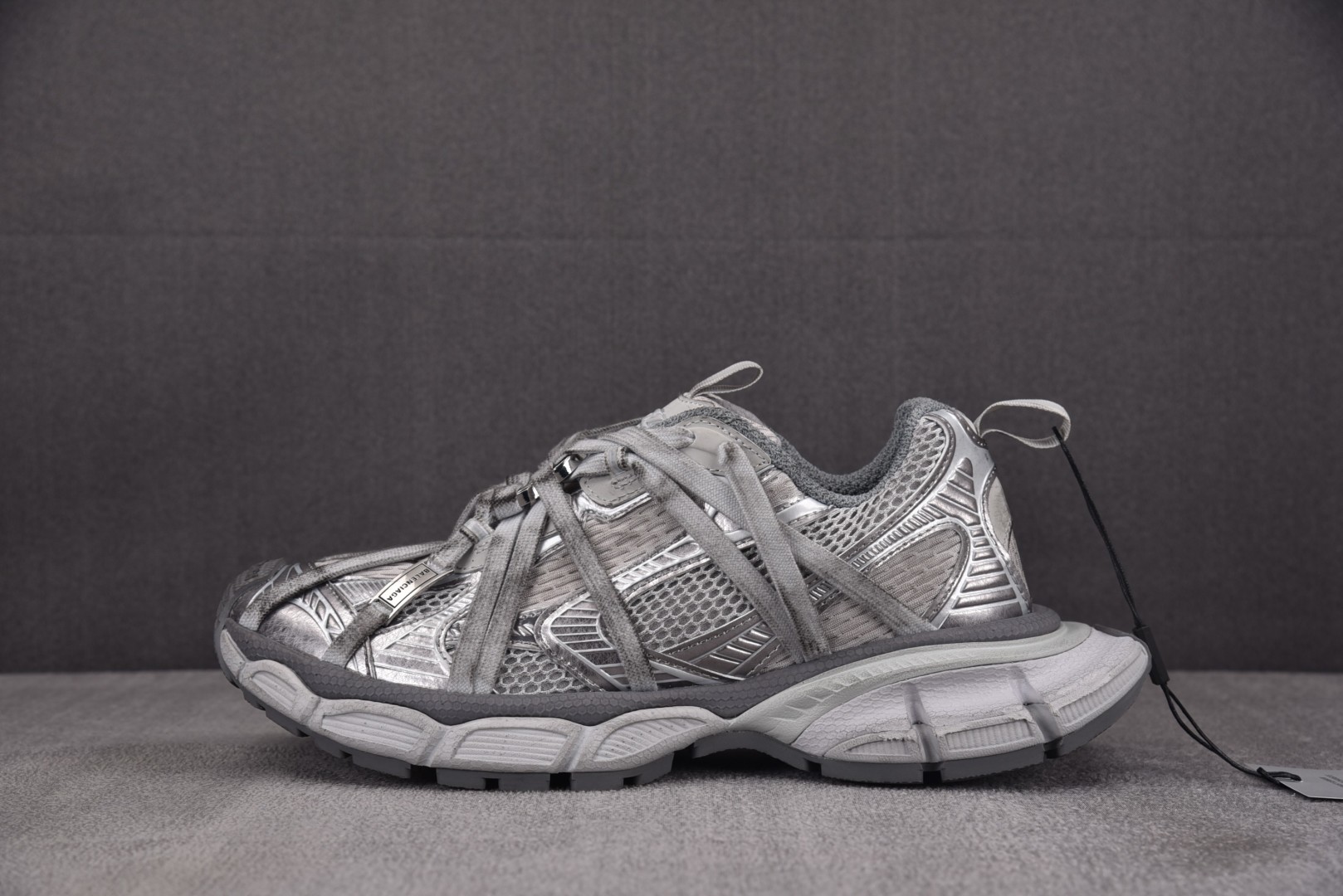 巴黎 尺码36-45

纯原版出品-Balenciaga 3XL Extreme Laces B 绑带金