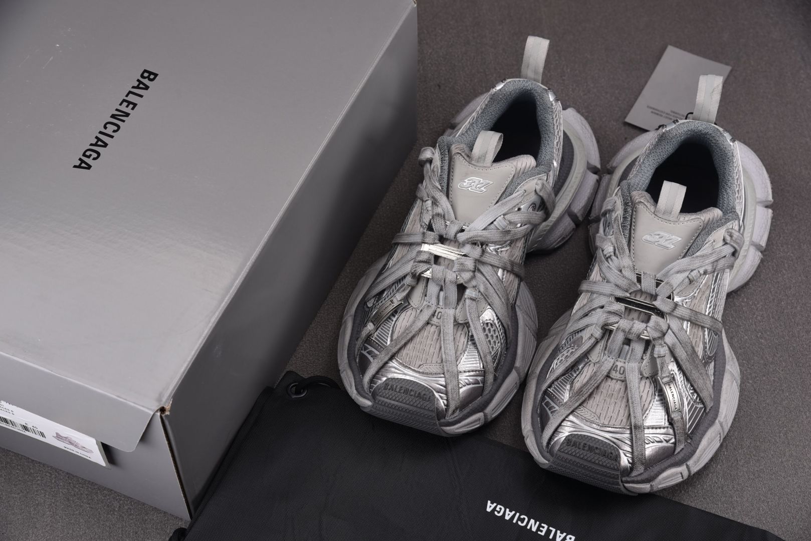 巴黎 尺码36-45

纯原版出品-Balenciaga 3XL Extreme Laces B 绑带金