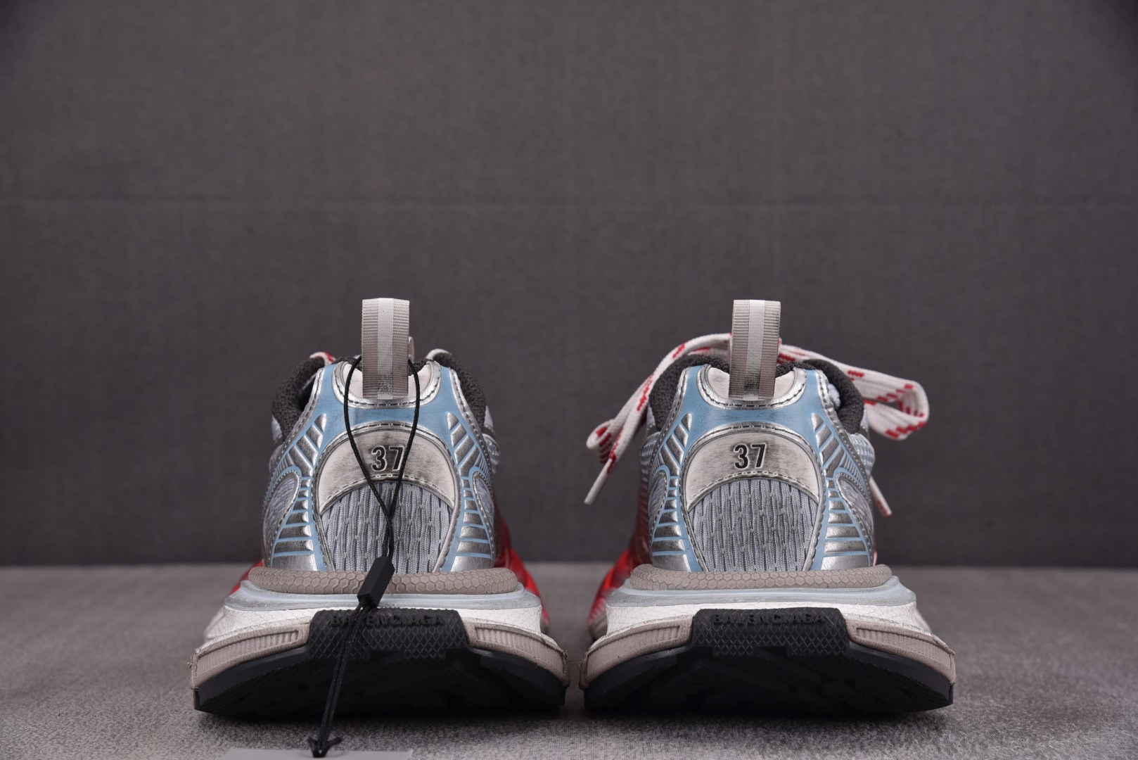 巴黎 尺码36-45

纯原版出品-Balenciaga 3XL Toe SPray 鞋头喷绘 红灰 Y