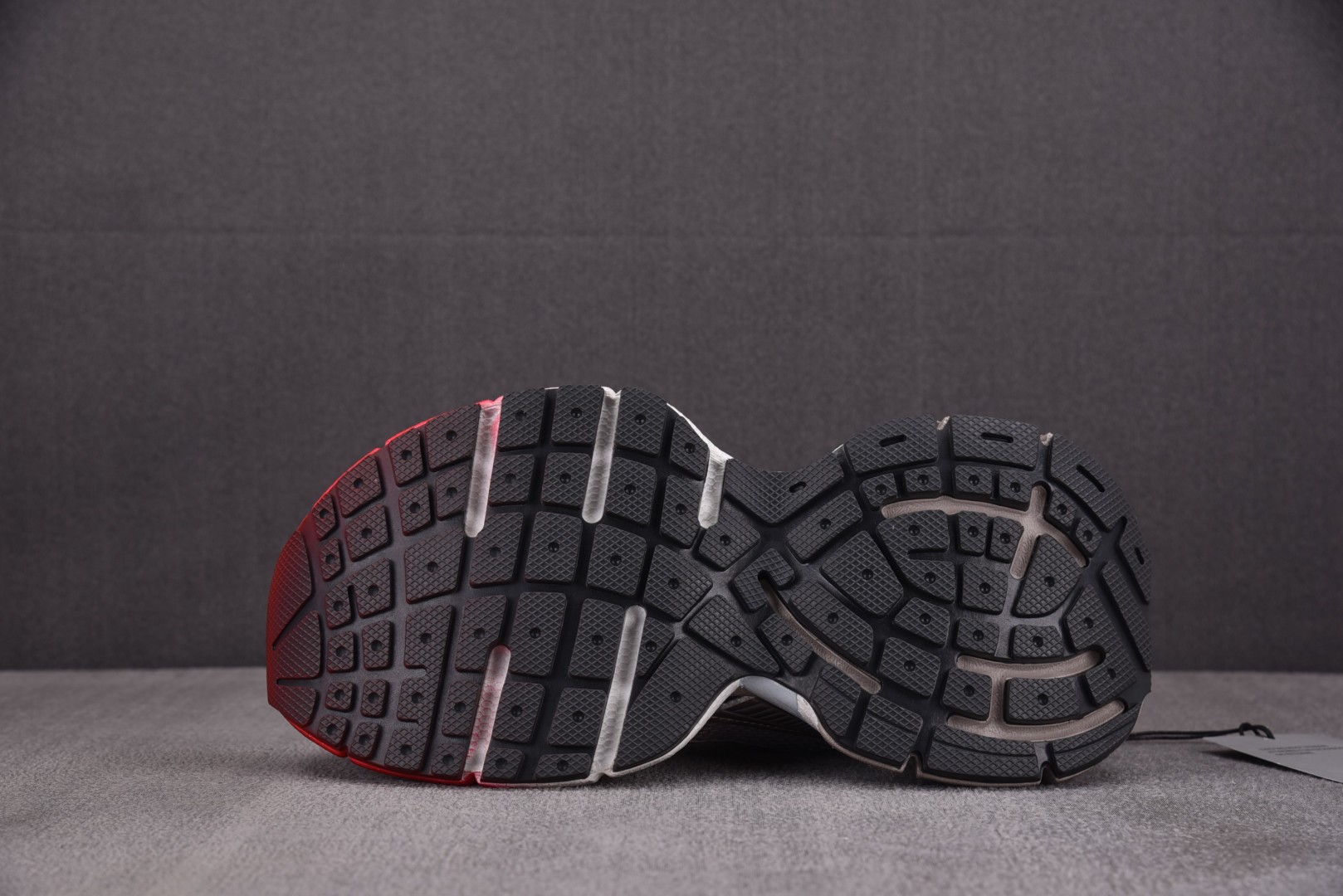 巴黎 尺码36-45

纯原版出品-Balenciaga 3XL Toe SPray 鞋头喷绘 红灰 Y