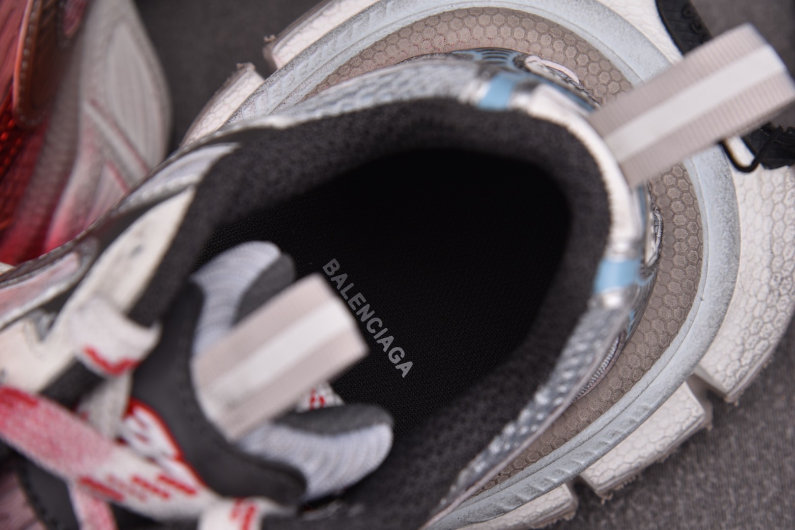 巴黎 尺码36-45

纯原版出品-Balenciaga 3XL Toe SPray 鞋头喷绘 红灰 Y