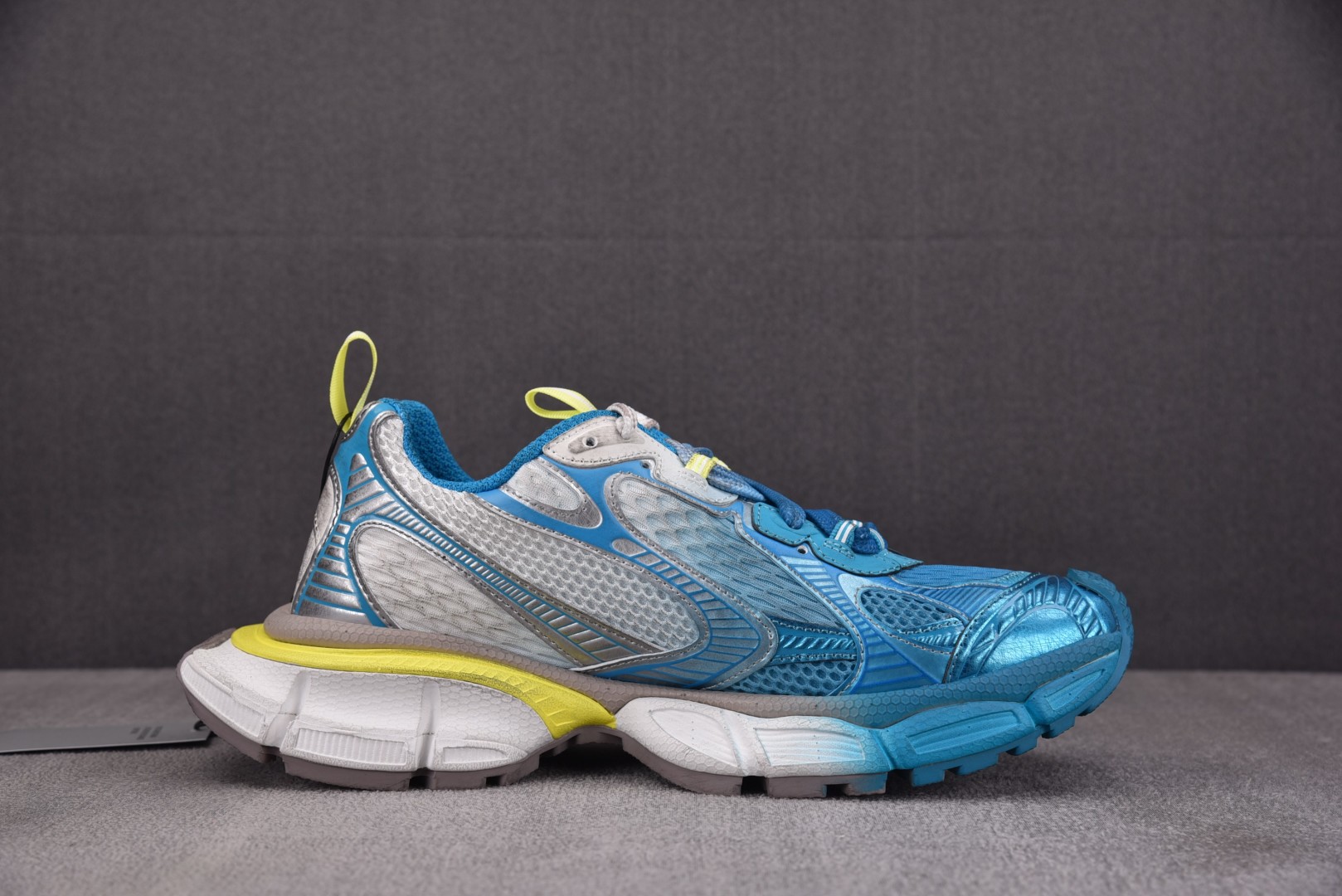 巴黎 尺码36-45

纯原版出品-Balenciaga 3XL Toe SPray 鞋头喷绘 蓝黄 Y