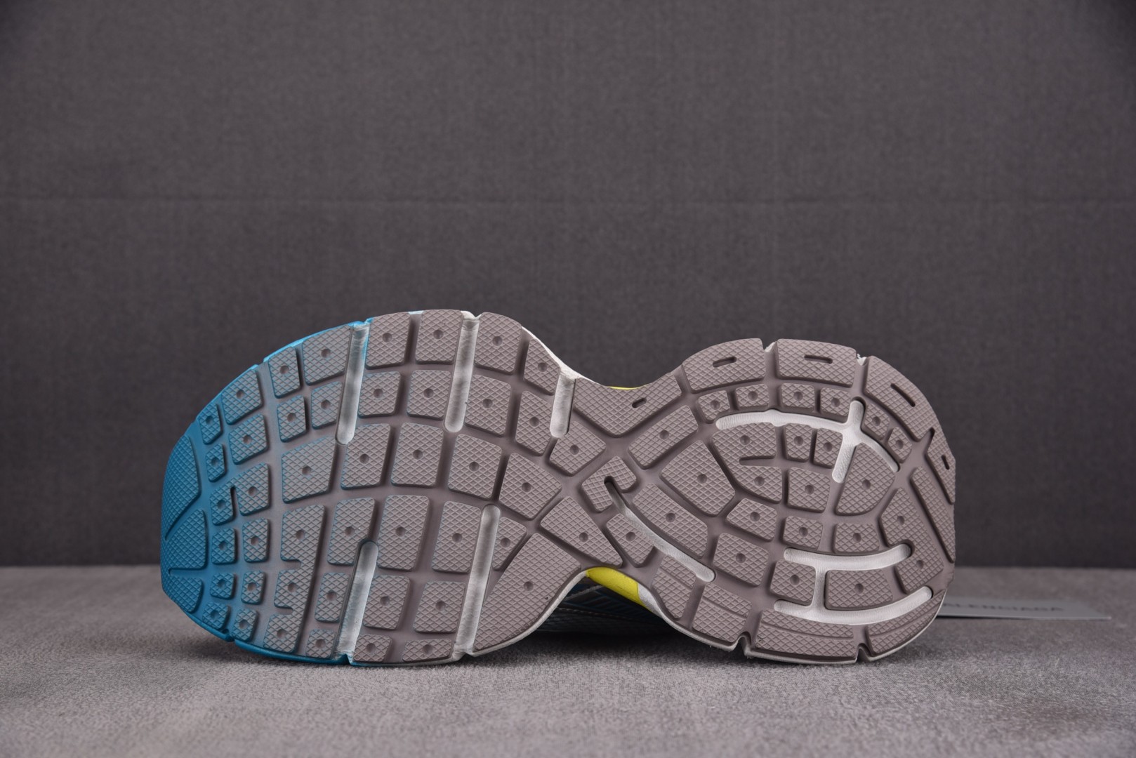 巴黎 尺码36-45

纯原版出品-Balenciaga 3XL Toe SPray 鞋头喷绘 蓝黄 Y