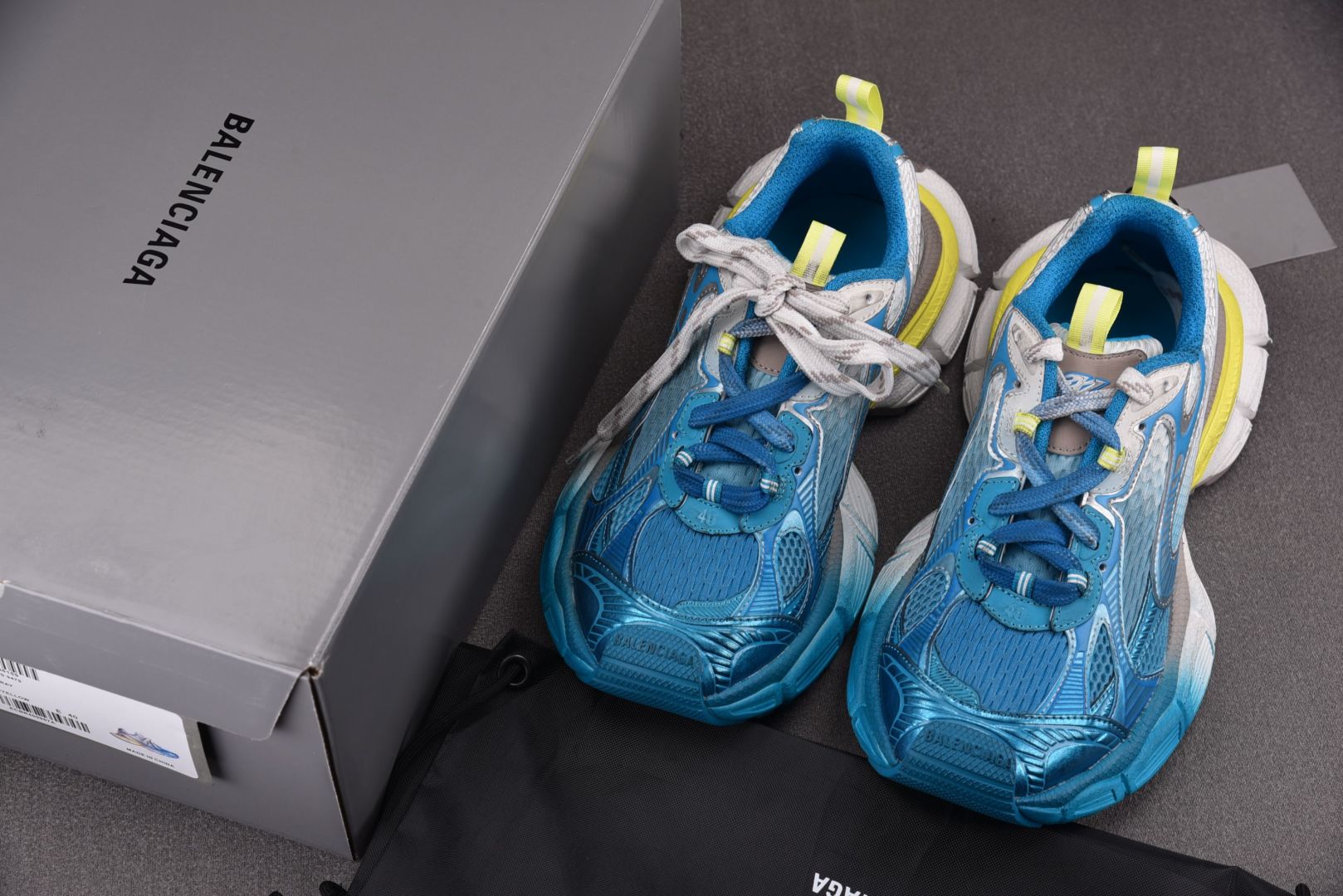 巴黎 尺码36-45

纯原版出品-Balenciaga 3XL Toe SPray 鞋头喷绘 蓝黄 Y