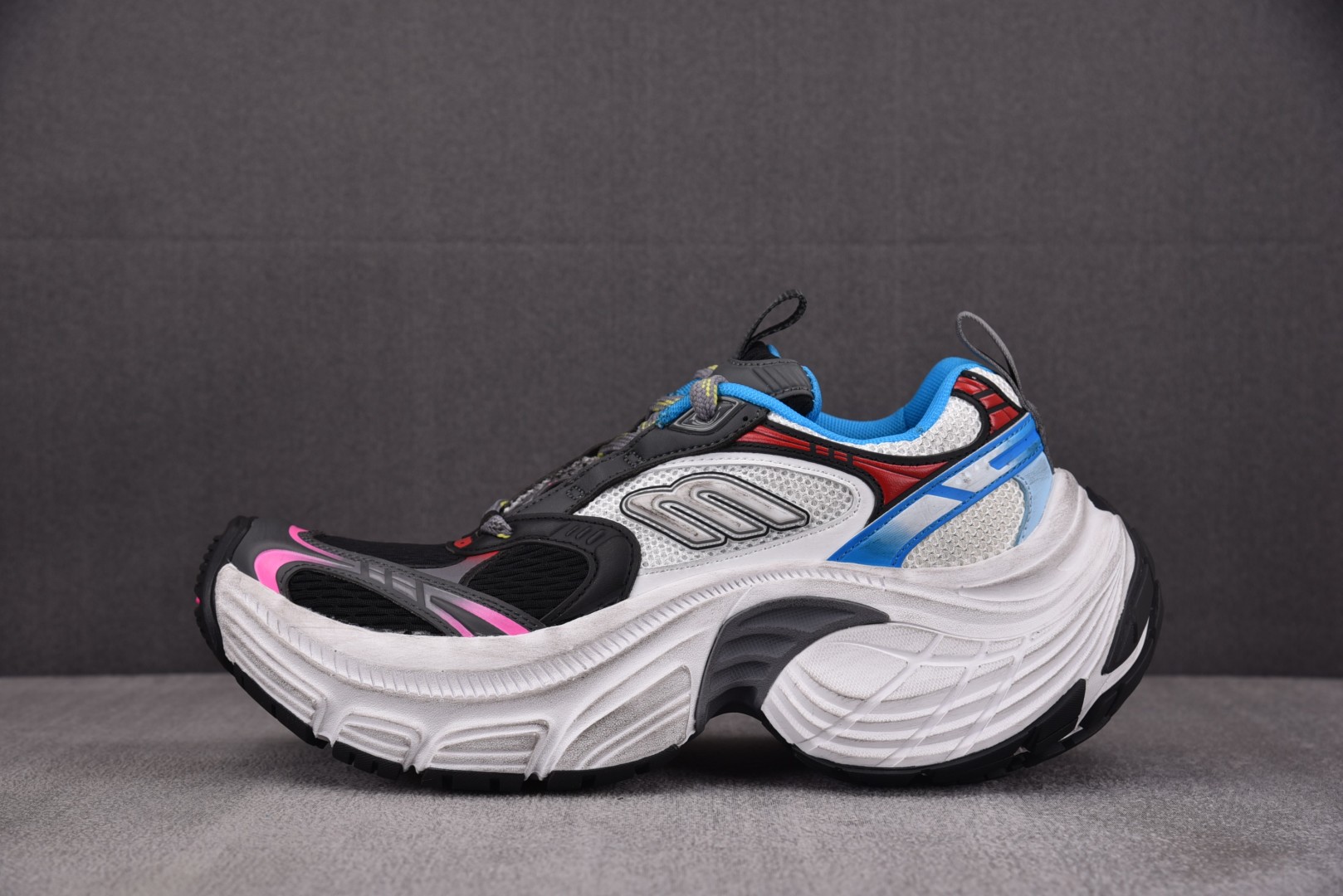 巴黎 尺码36-45

纯原版出品-Balenciaga 6XL 白蓝黑 YZ009-03
尺码35 3