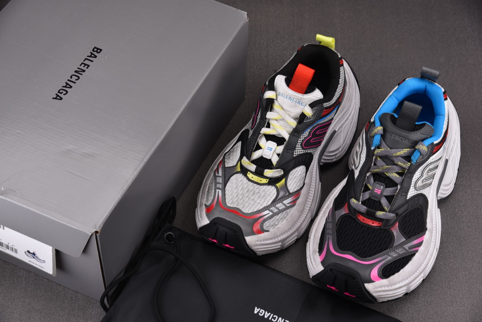 巴黎 尺码36-45

纯原版出品-Balenciaga 6XL 白蓝黑 YZ009-03
尺码35 3