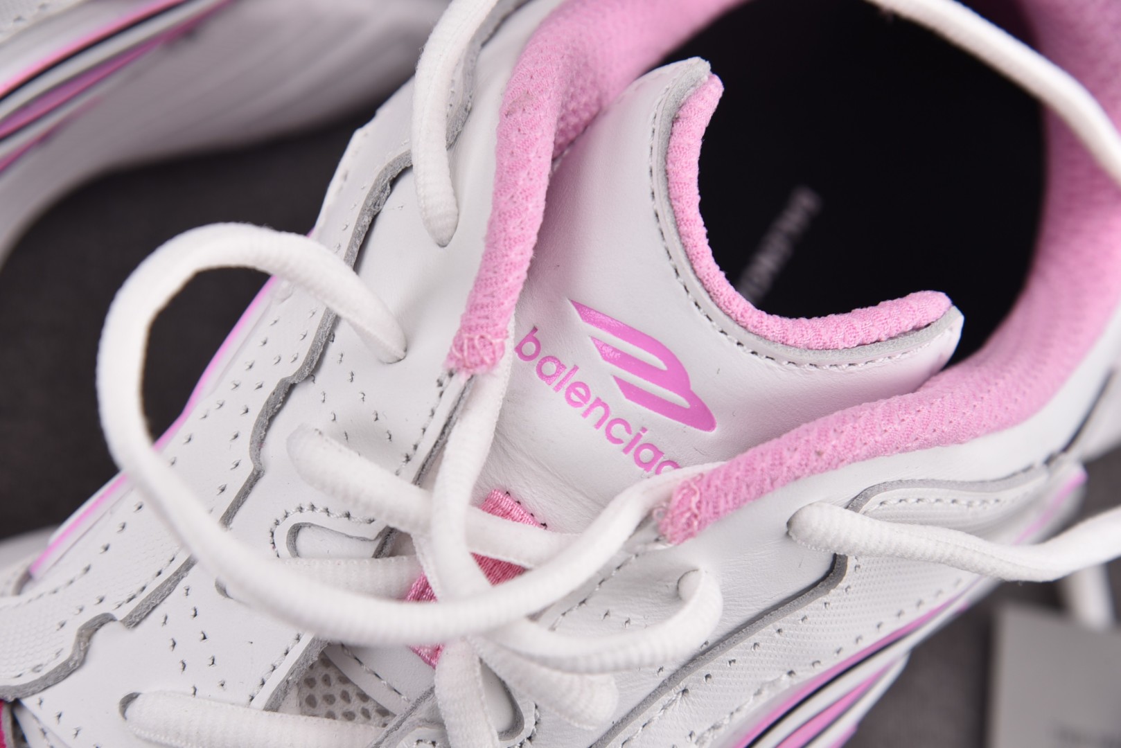 巴黎 尺码36-45

纯原版出品-Balenciaga Monday Pink White 粉白 YZ