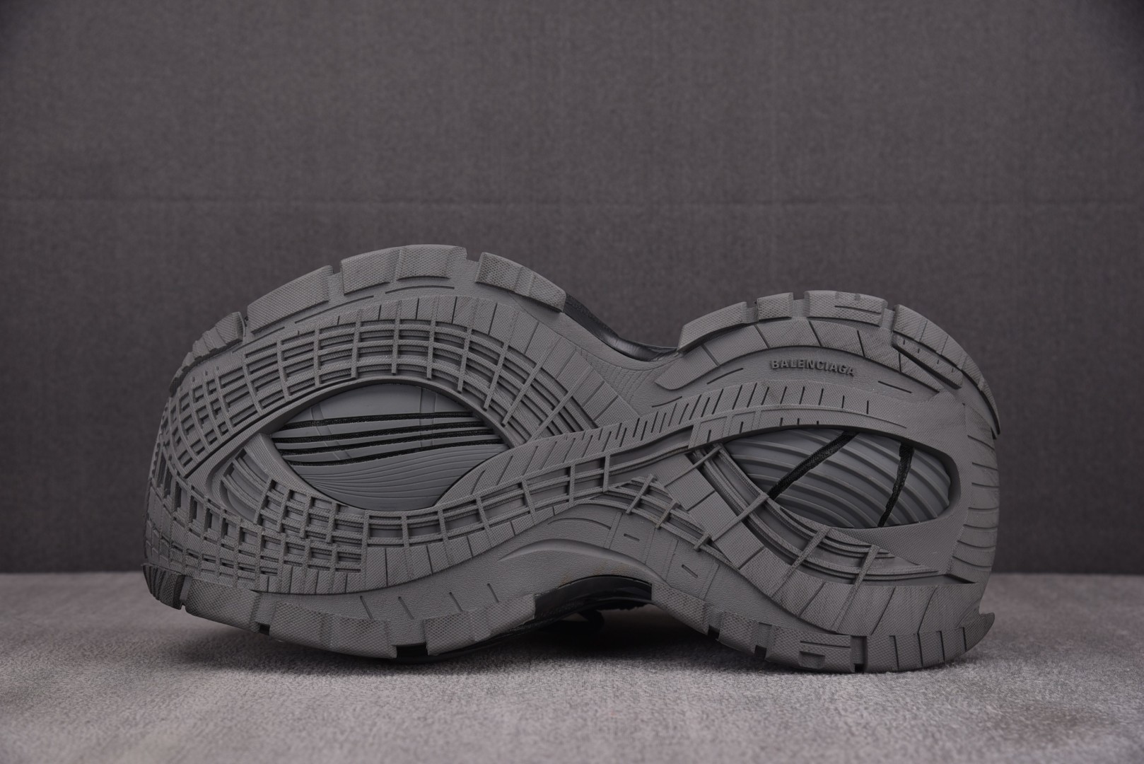 巴黎 尺码36-45

纯原版出品-Balenciaga Platform Dark Grey 深灰 Y