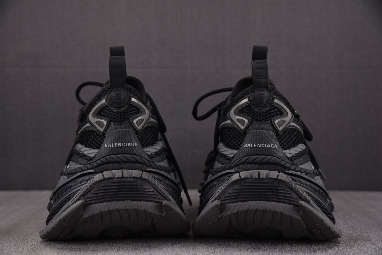 巴黎 尺码36-45

纯原版出品-Balenciaga Platform Dark Grey 深灰 Y
