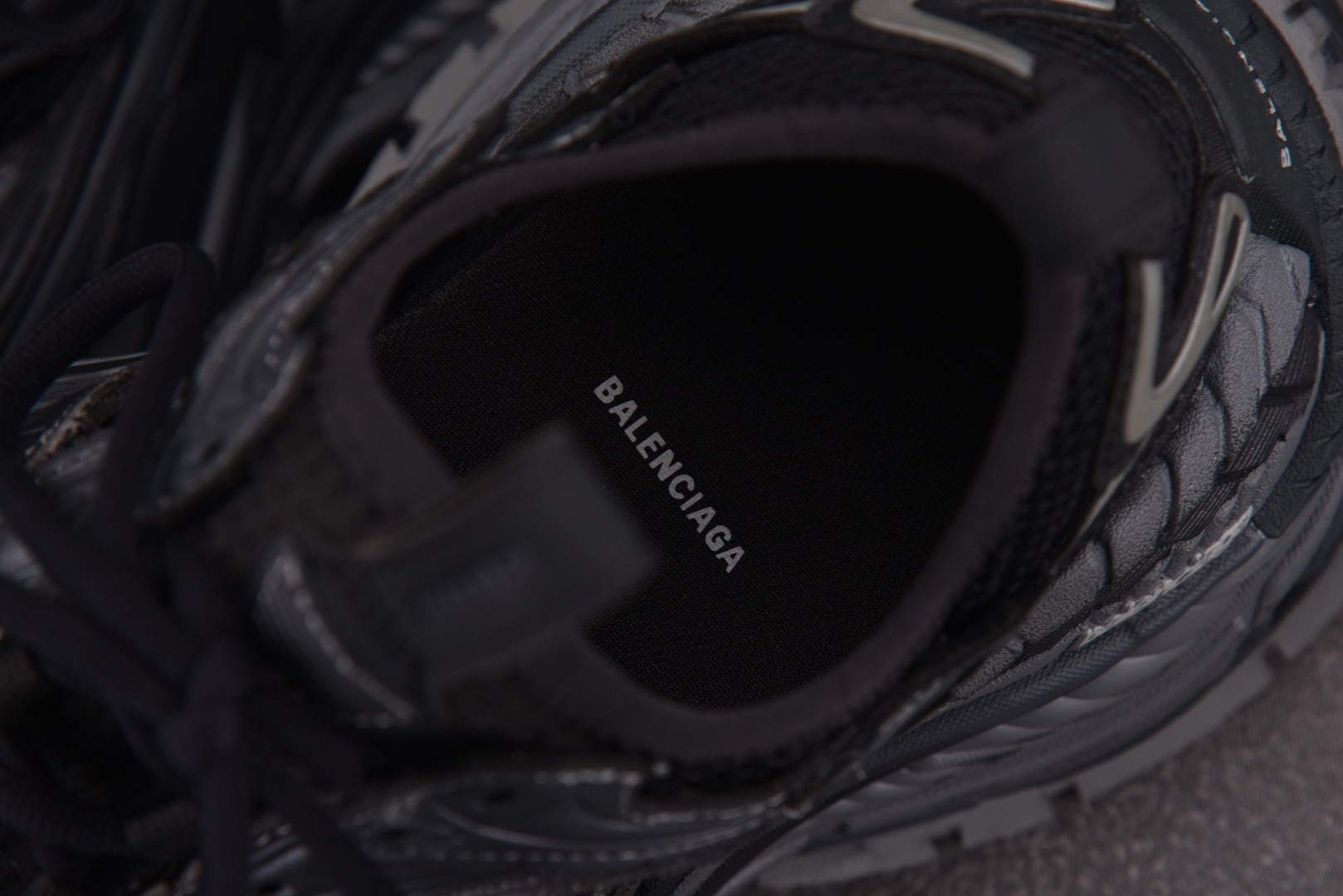 巴黎 尺码36-45

纯原版出品-Balenciaga Platform Dark Grey 深灰 Y