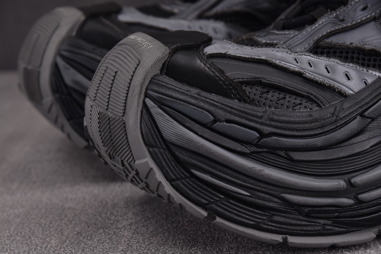 巴黎 尺码36-45

纯原版出品-Balenciaga Platform Dark Grey 深灰 Y