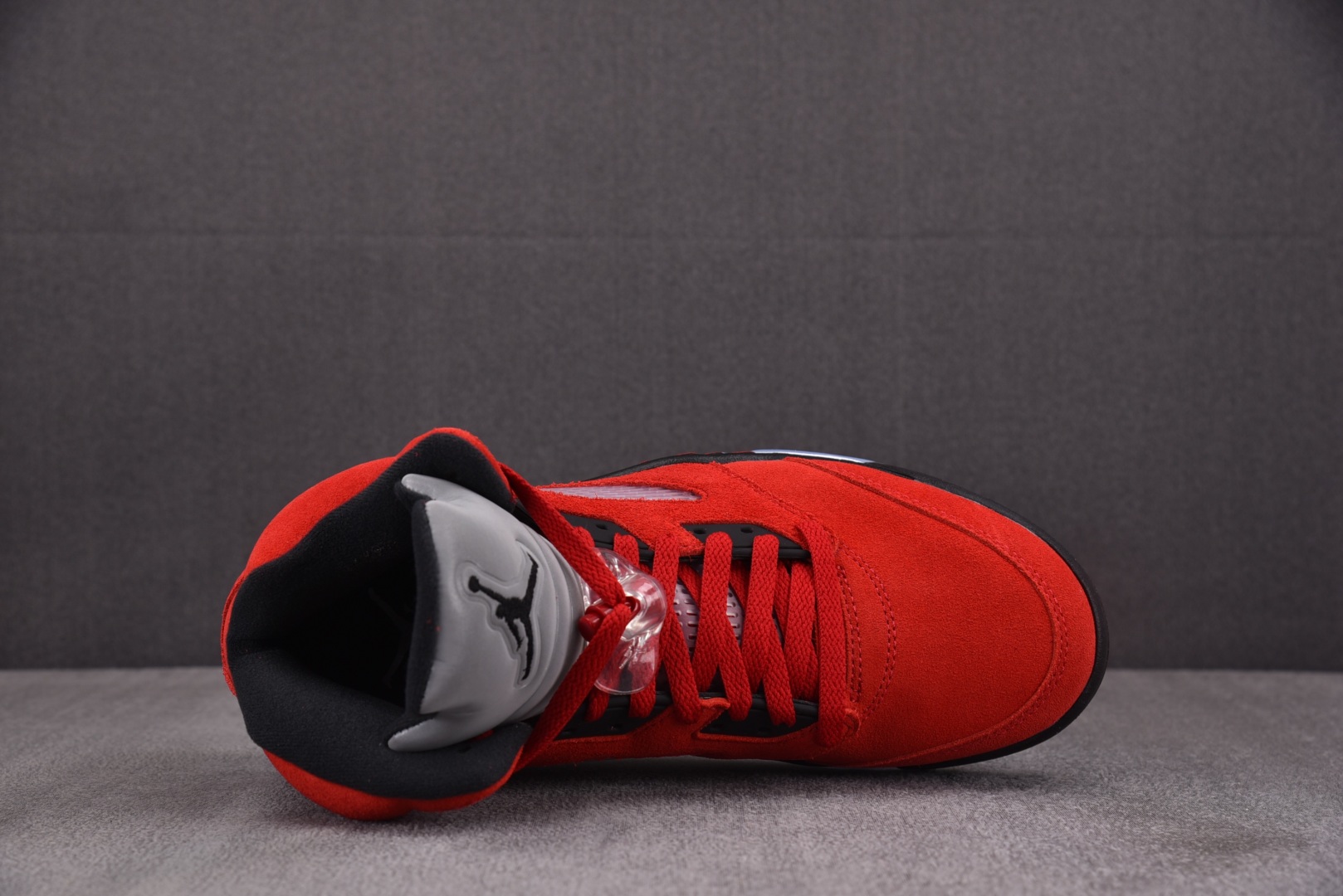AJ5红 尺码40.5-47.5

纯原版出品-Air Jordan 5 Retro Raging Bu