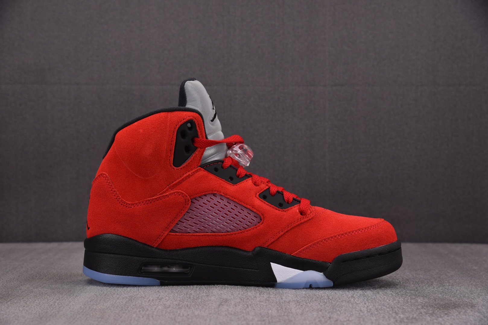 AJ5红 尺码40.5-47.5

纯原版出品-Air Jordan 5 Retro Raging Bu