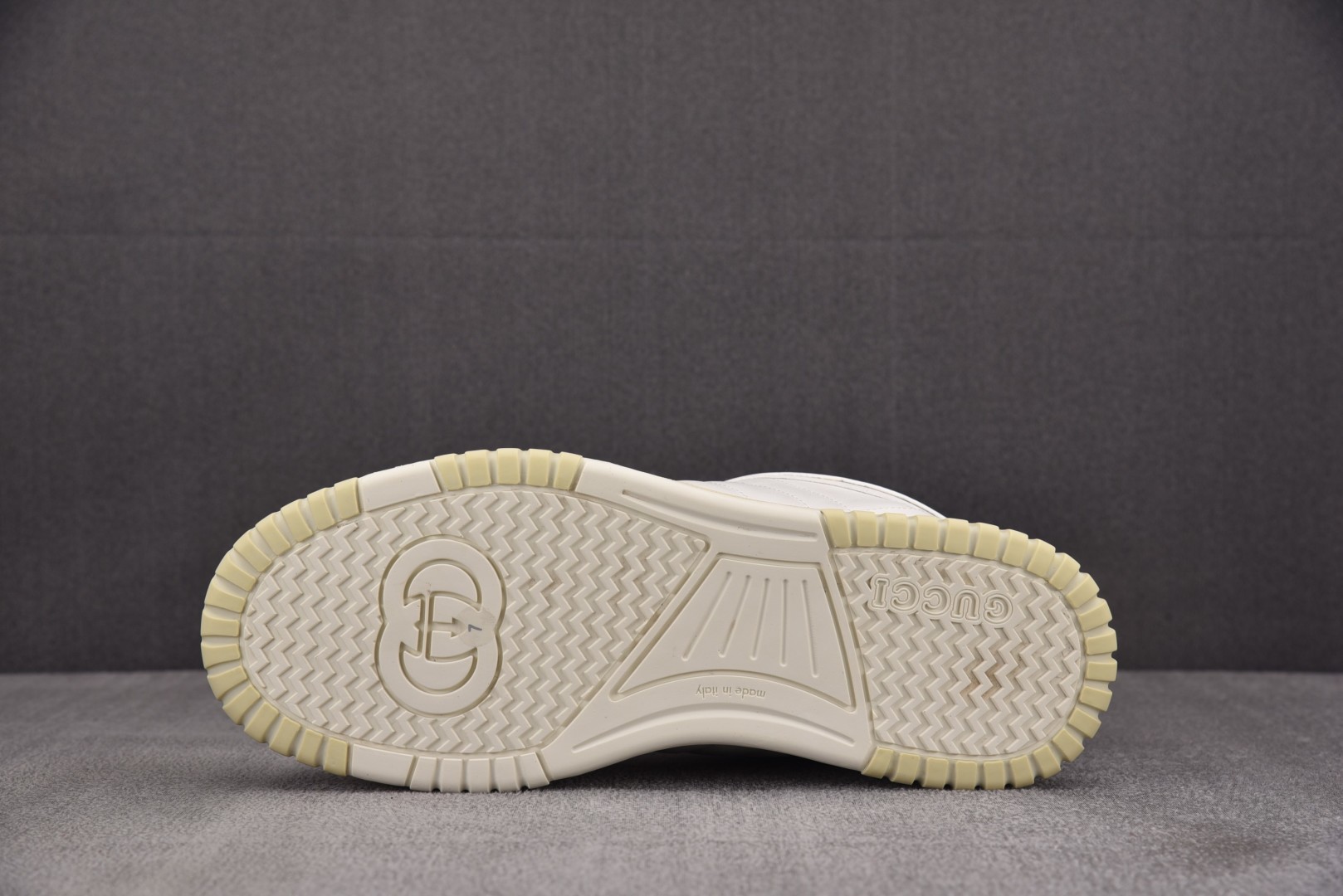 古驰 尺码35-45

纯原版出品-GUCCI Re-Web 24SS 白色 YZ022-1
尺码 35
