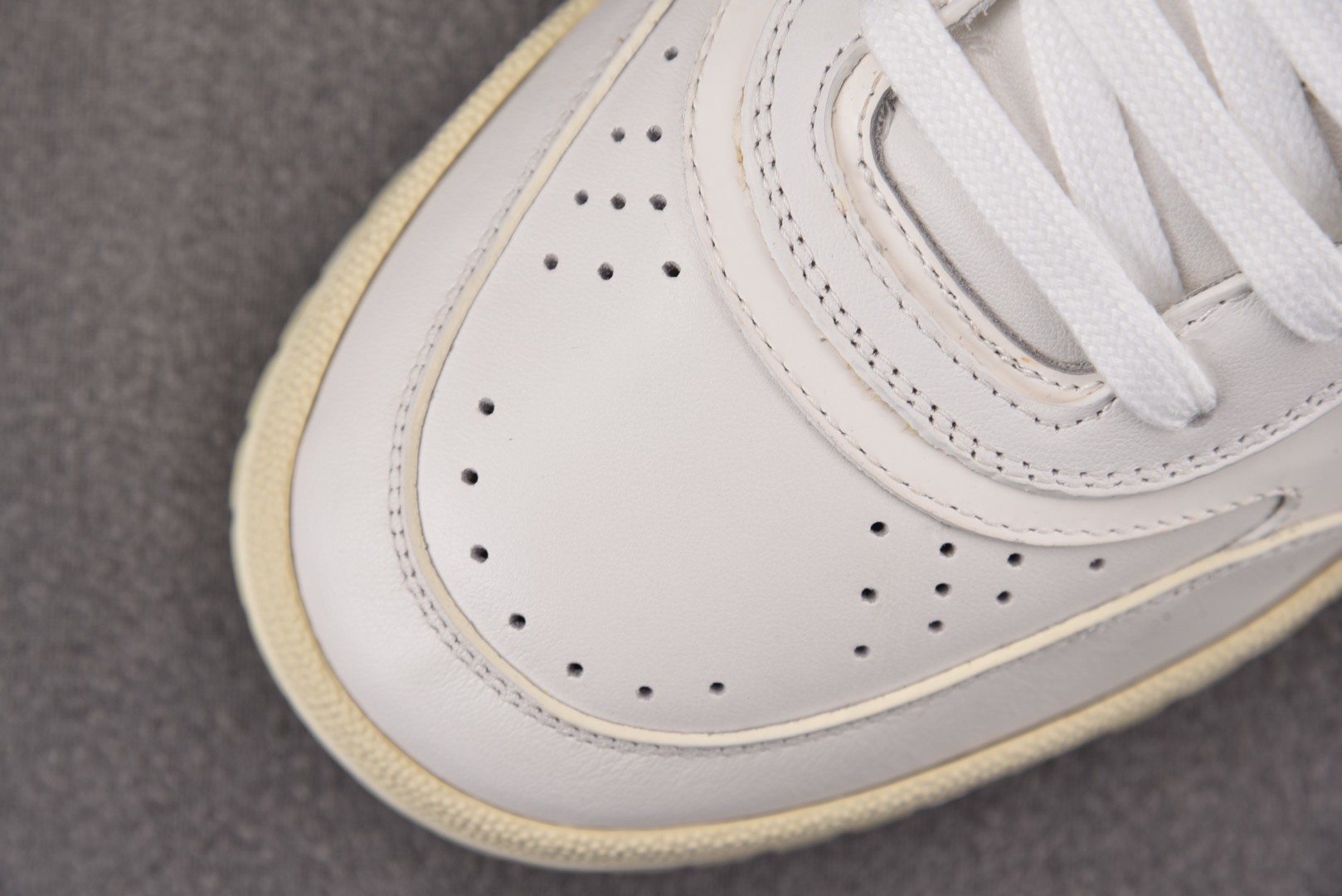 古驰 尺码35-45

纯原版出品-GUCCI Re-Web 24SS 白色 YZ022-1
尺码 35