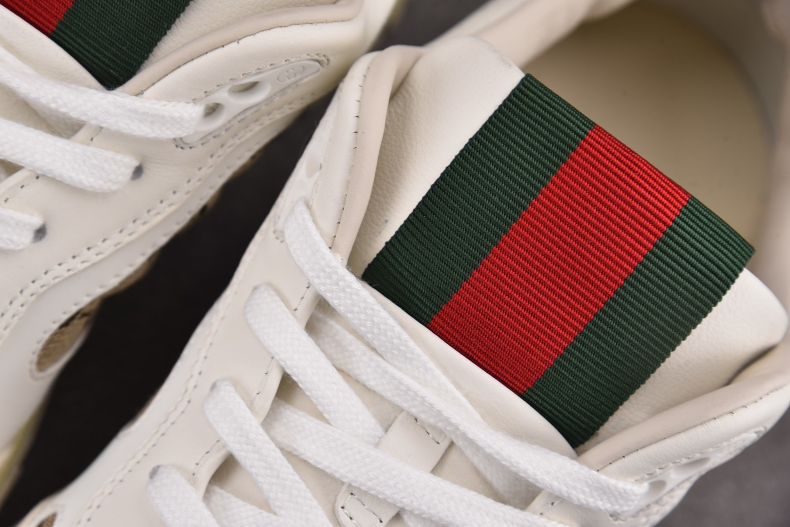 古驰 尺码35-45

纯原版出品-GUCCI Re-Web 24SS 白棕 YZ022-1
尺码 35