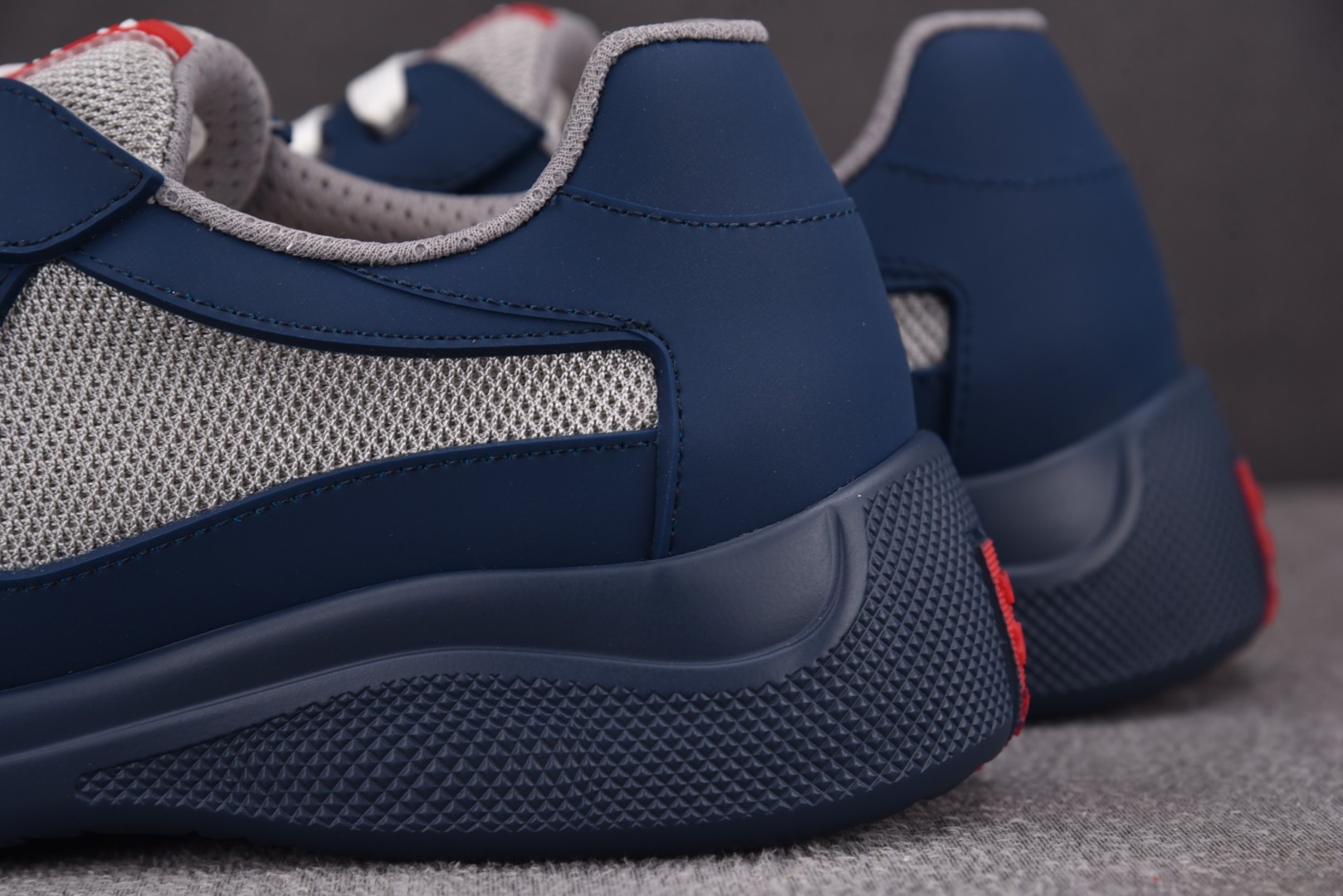 普拉达 尺码38-46

纯原版出品-Prada America's CuP 深蓝 YZ022-1
尺码