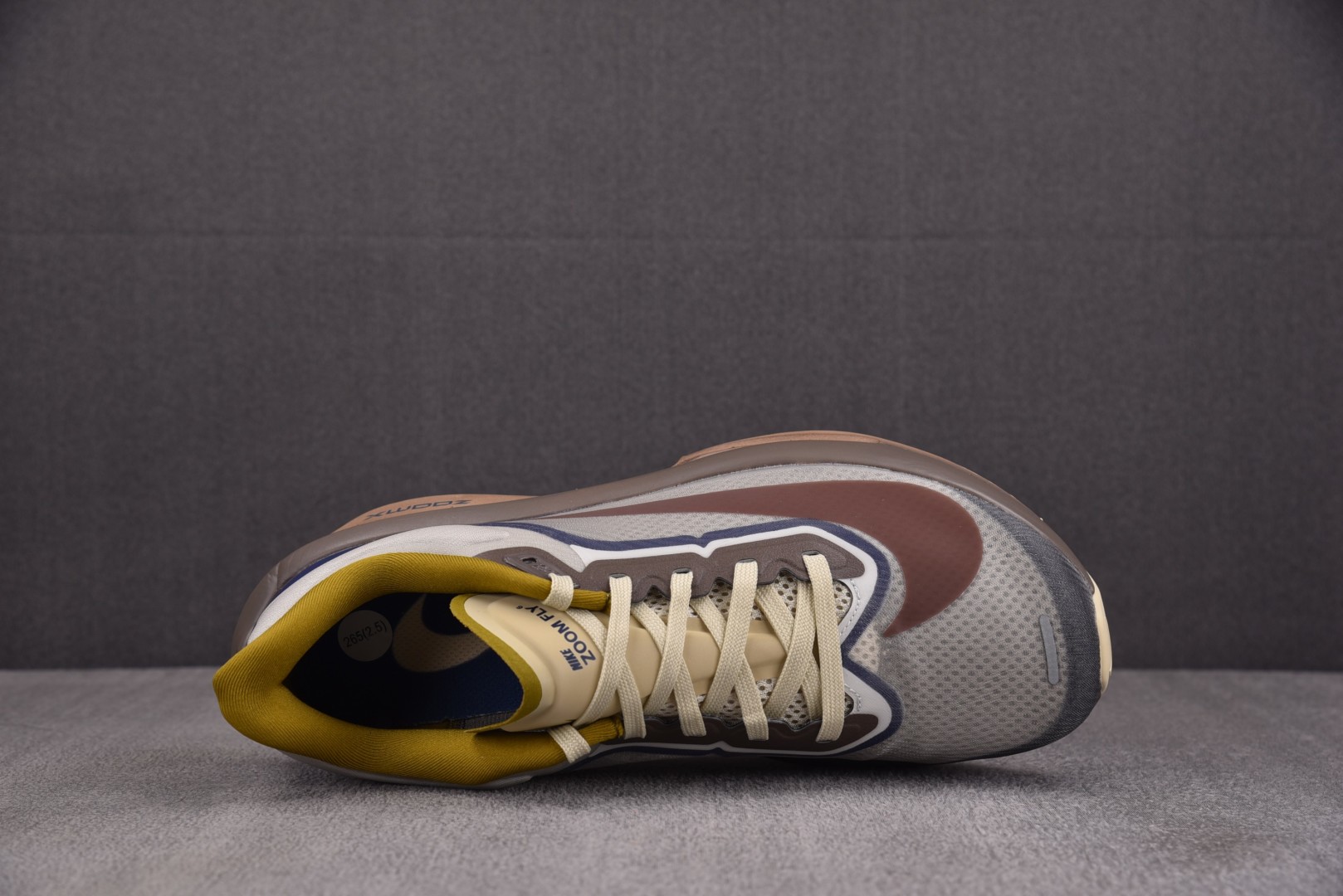 Zoom跑鞋 尺码39-46

纯原版出品- Zoom Fly 6 Premium Light Bone